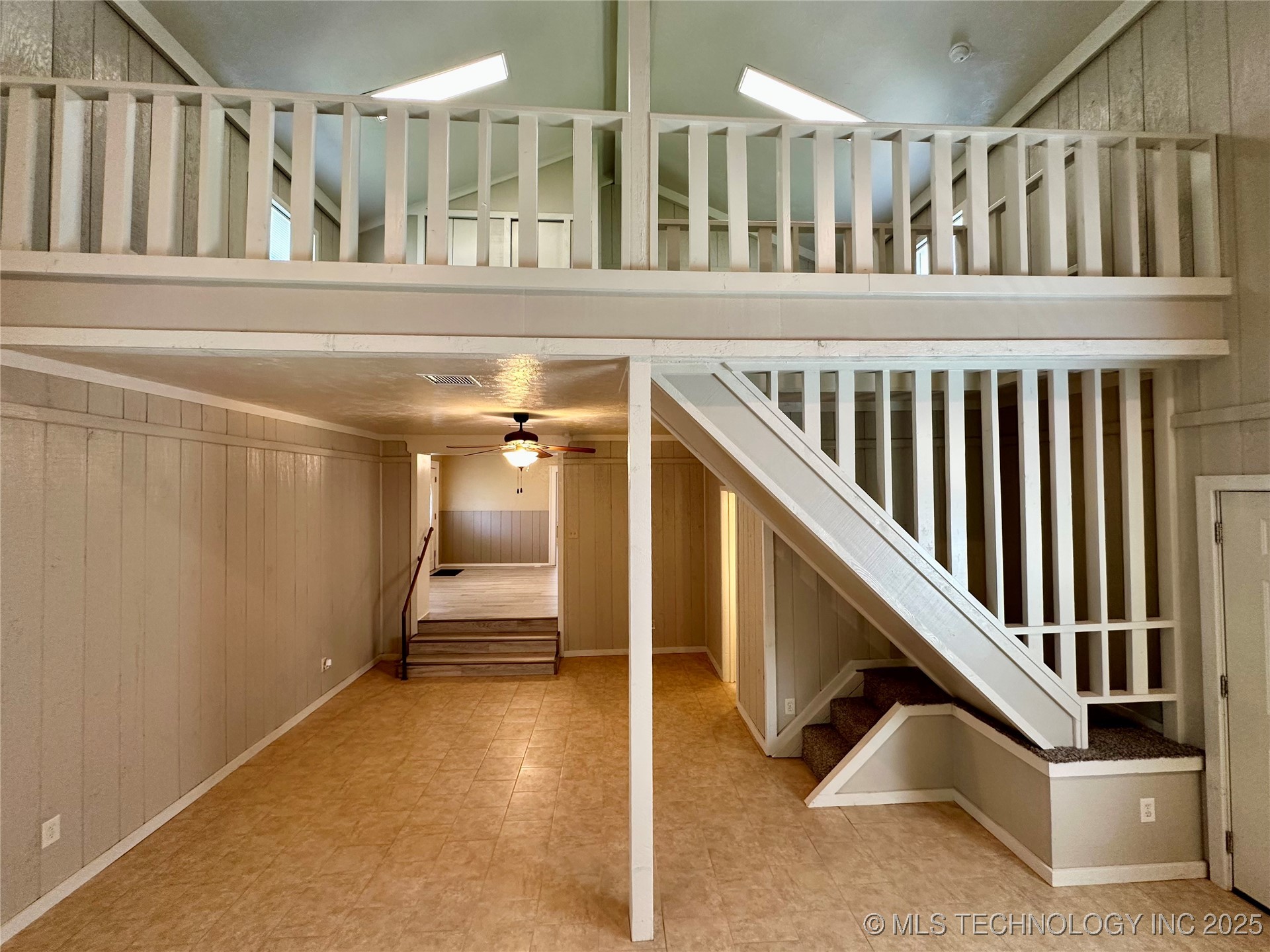 129 W Tahlequah Property Photo 13