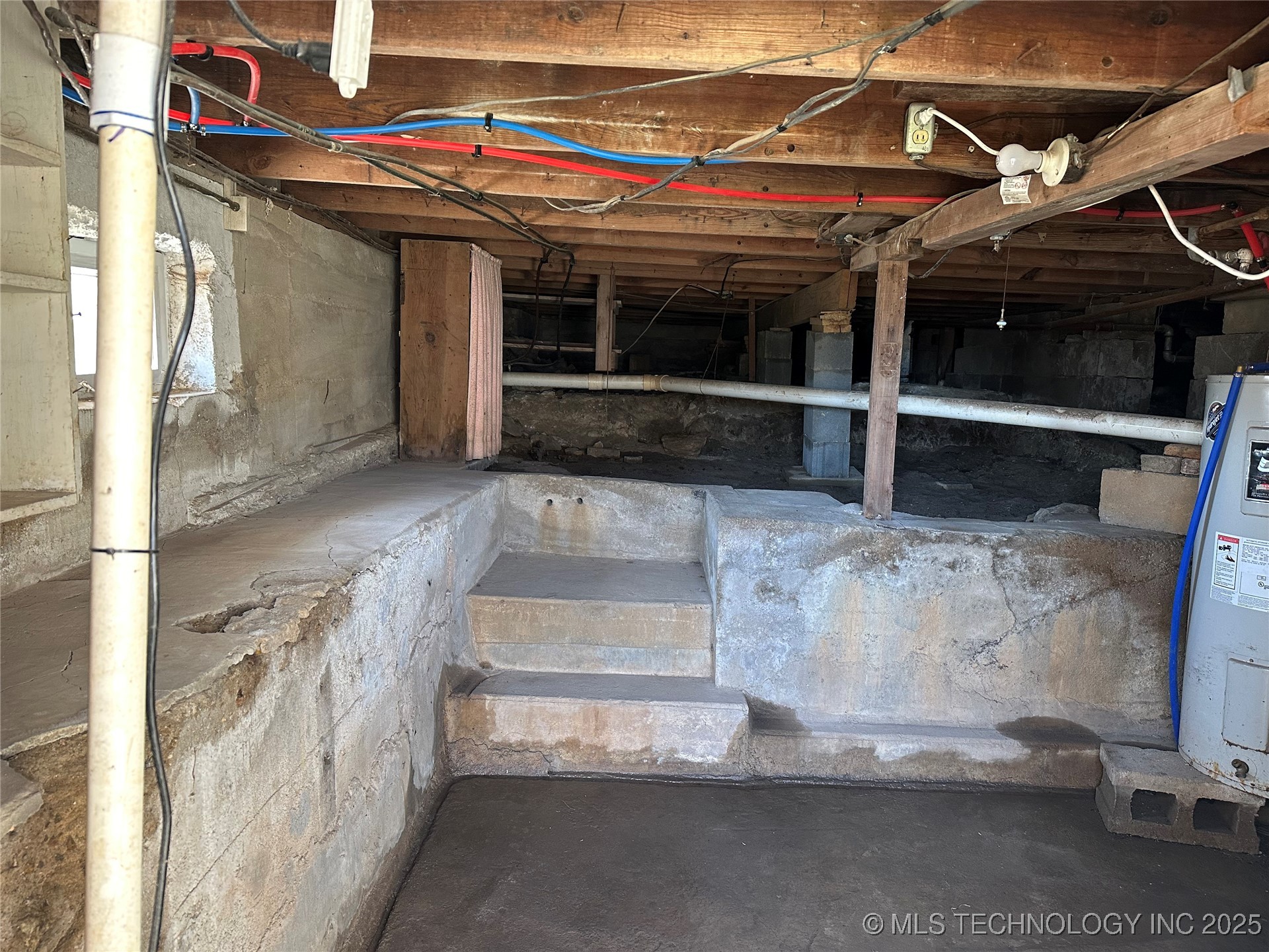 129 W Tahlequah Property Photo 23