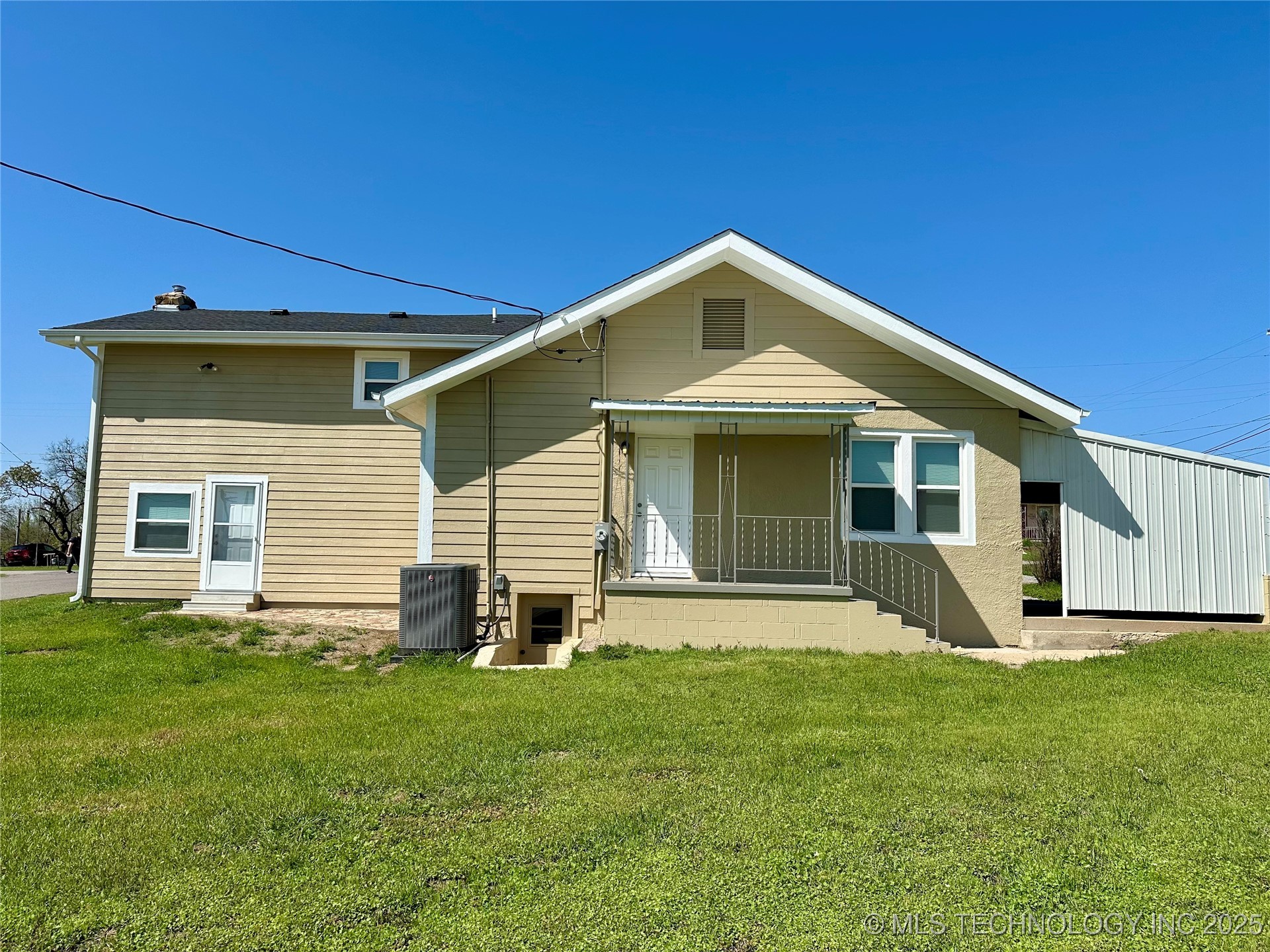 129 W Tahlequah Property Photo 24