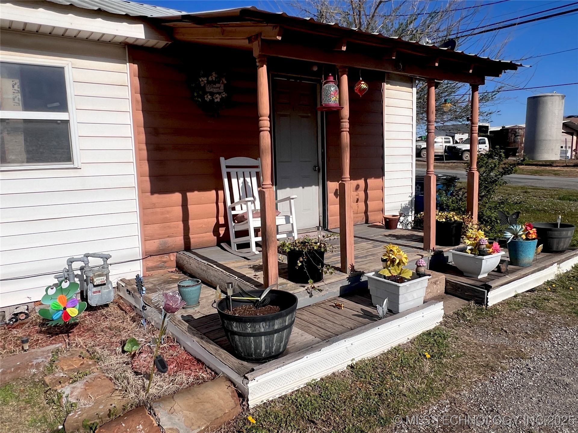 31 W 8th Street Property Photo 1