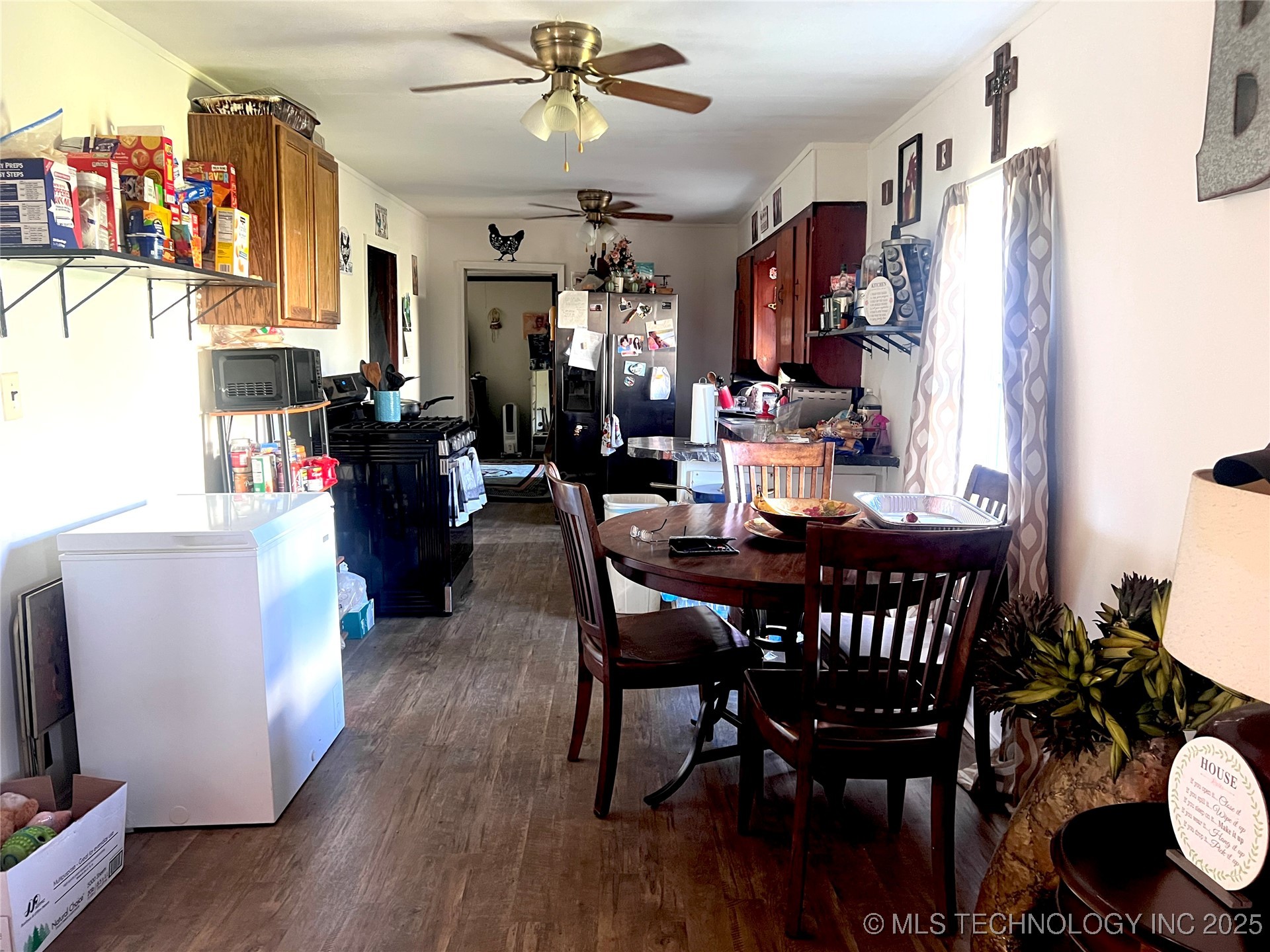 31 W 8th Street Property Photo 6