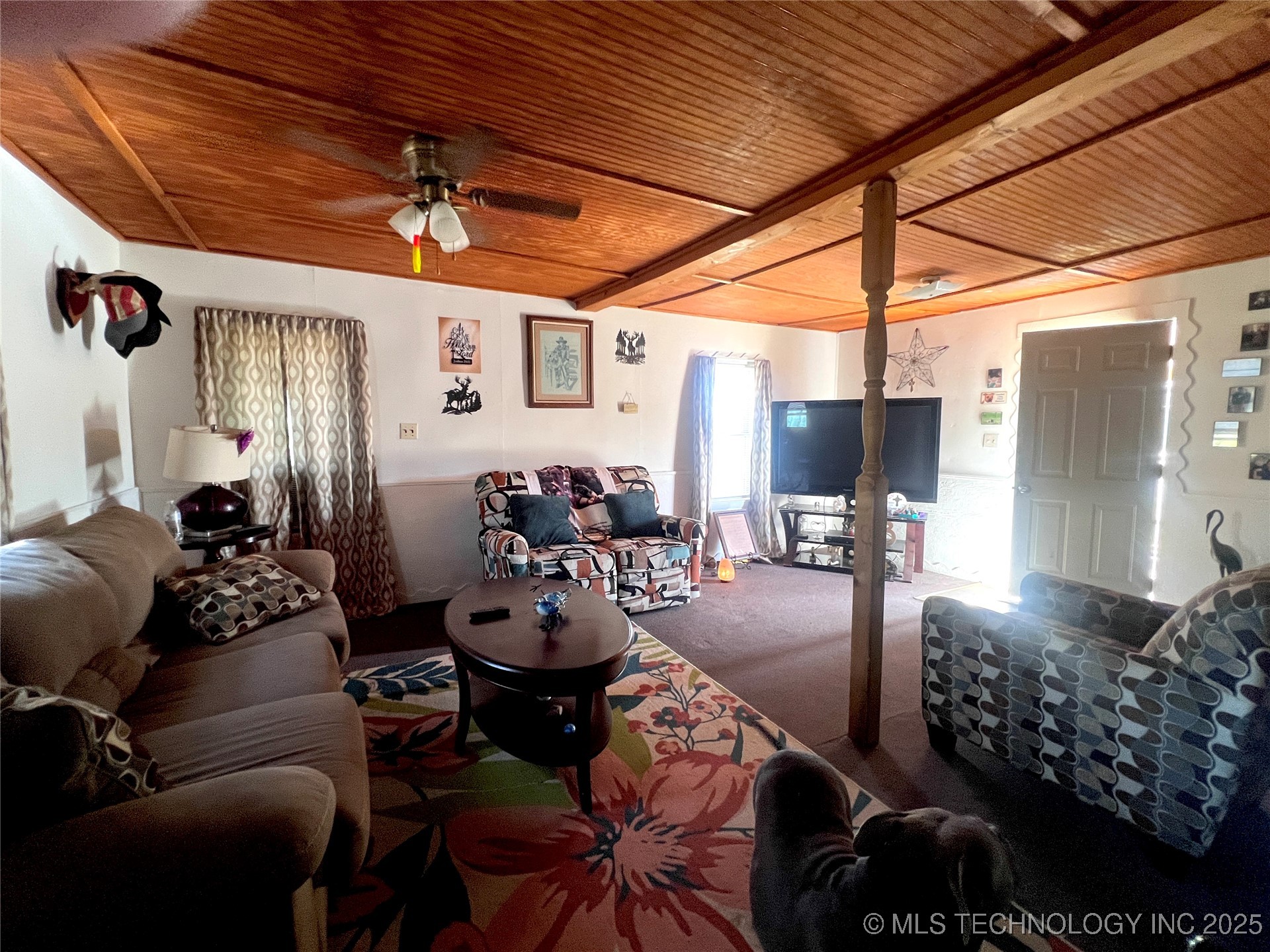 31 W 8th Street Property Photo 9