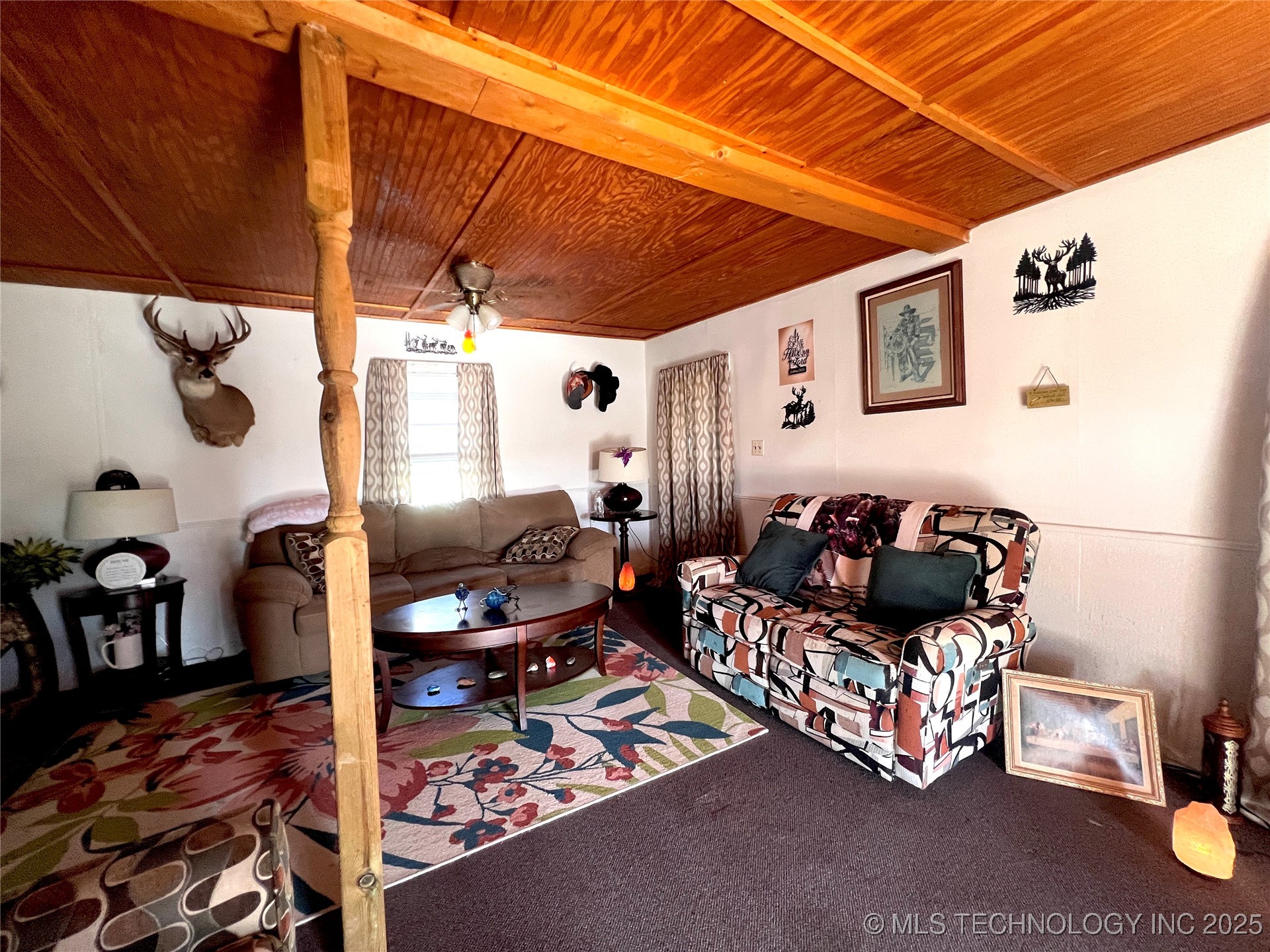 31 W 8th Street Property Photo 10