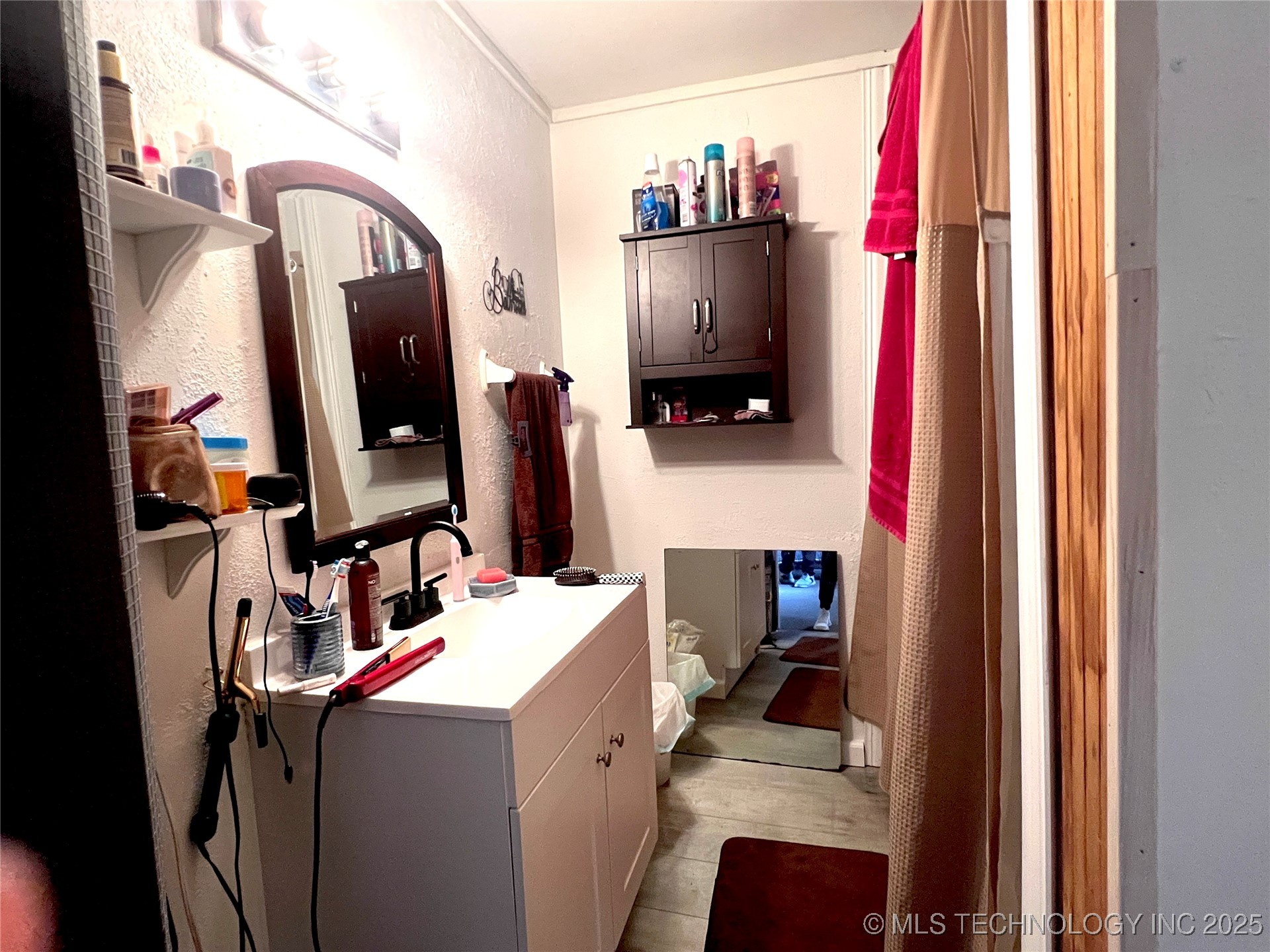 31 W 8th Street Property Photo 13