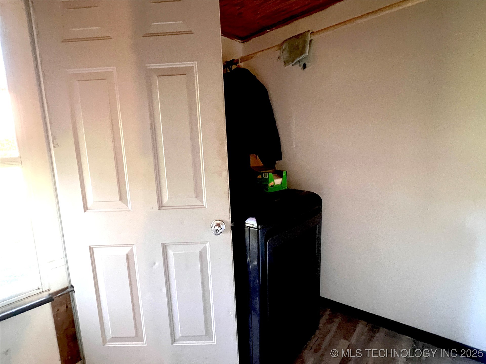 31 W 8th Street Property Photo 16