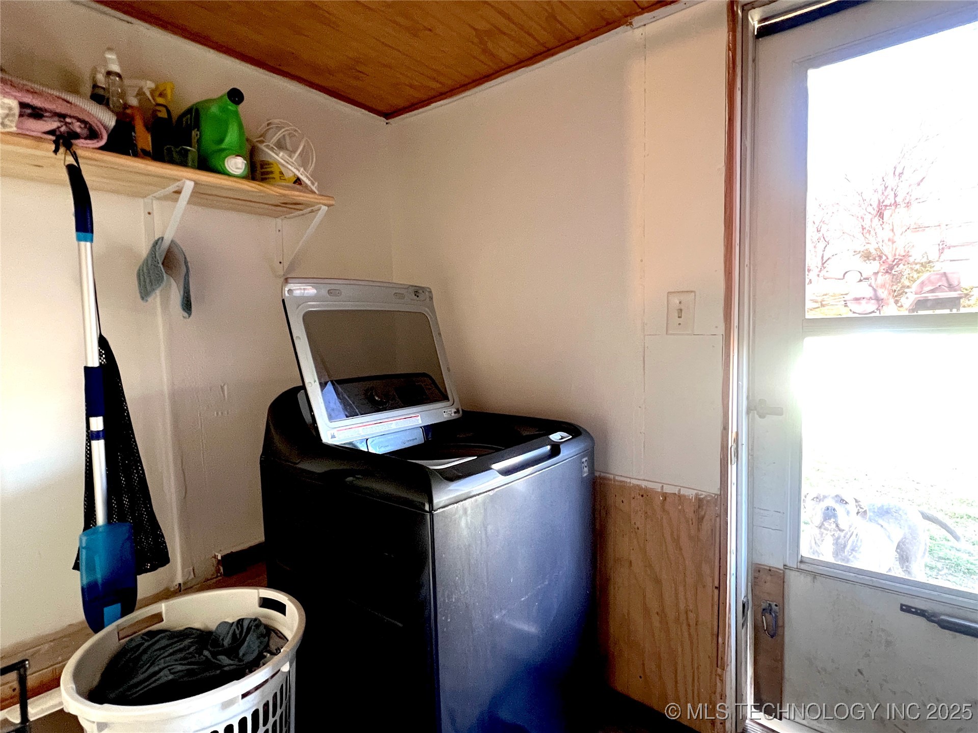 31 W 8th Street Property Photo 17