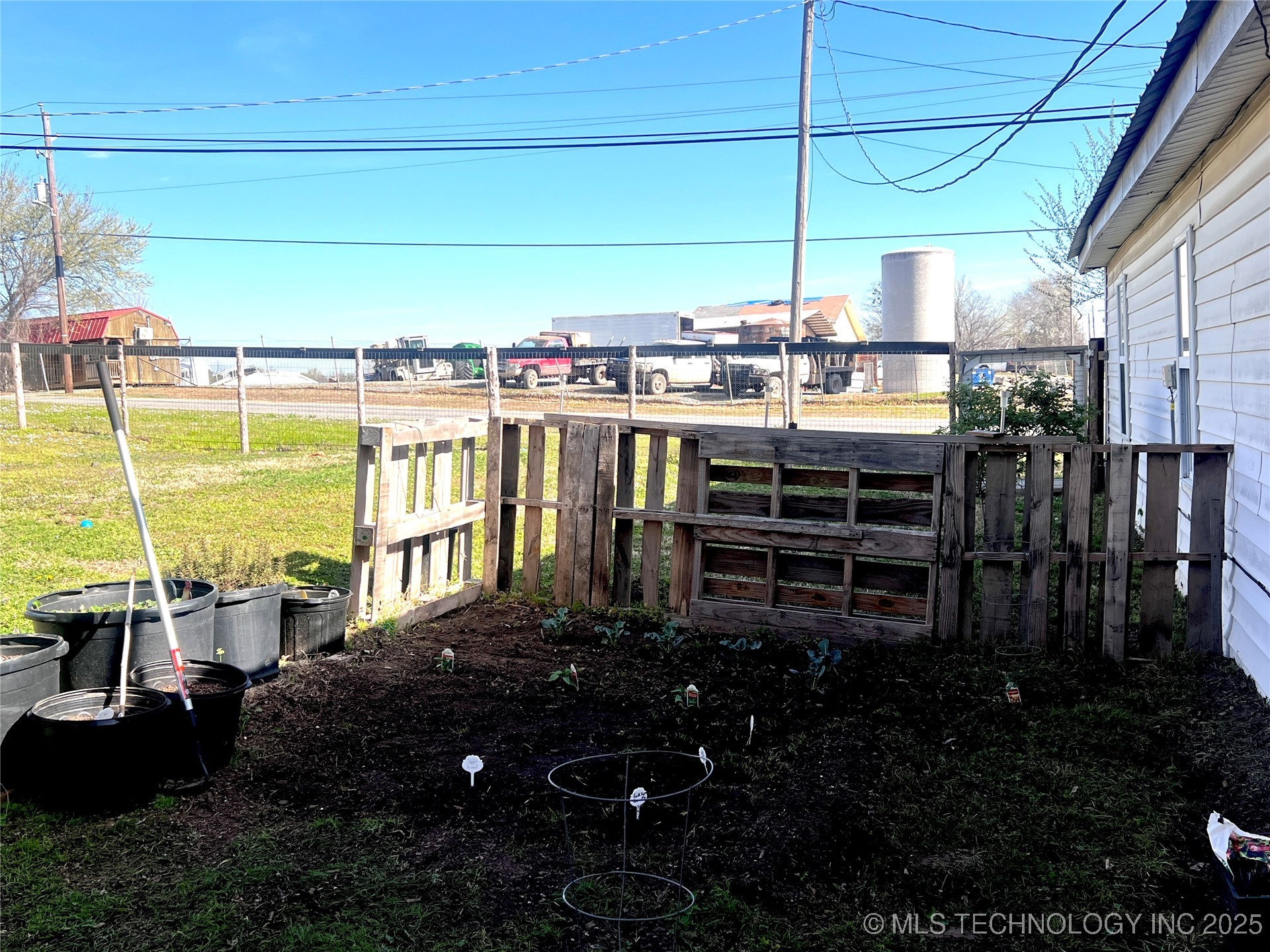 31 W 8th Street Property Photo 18