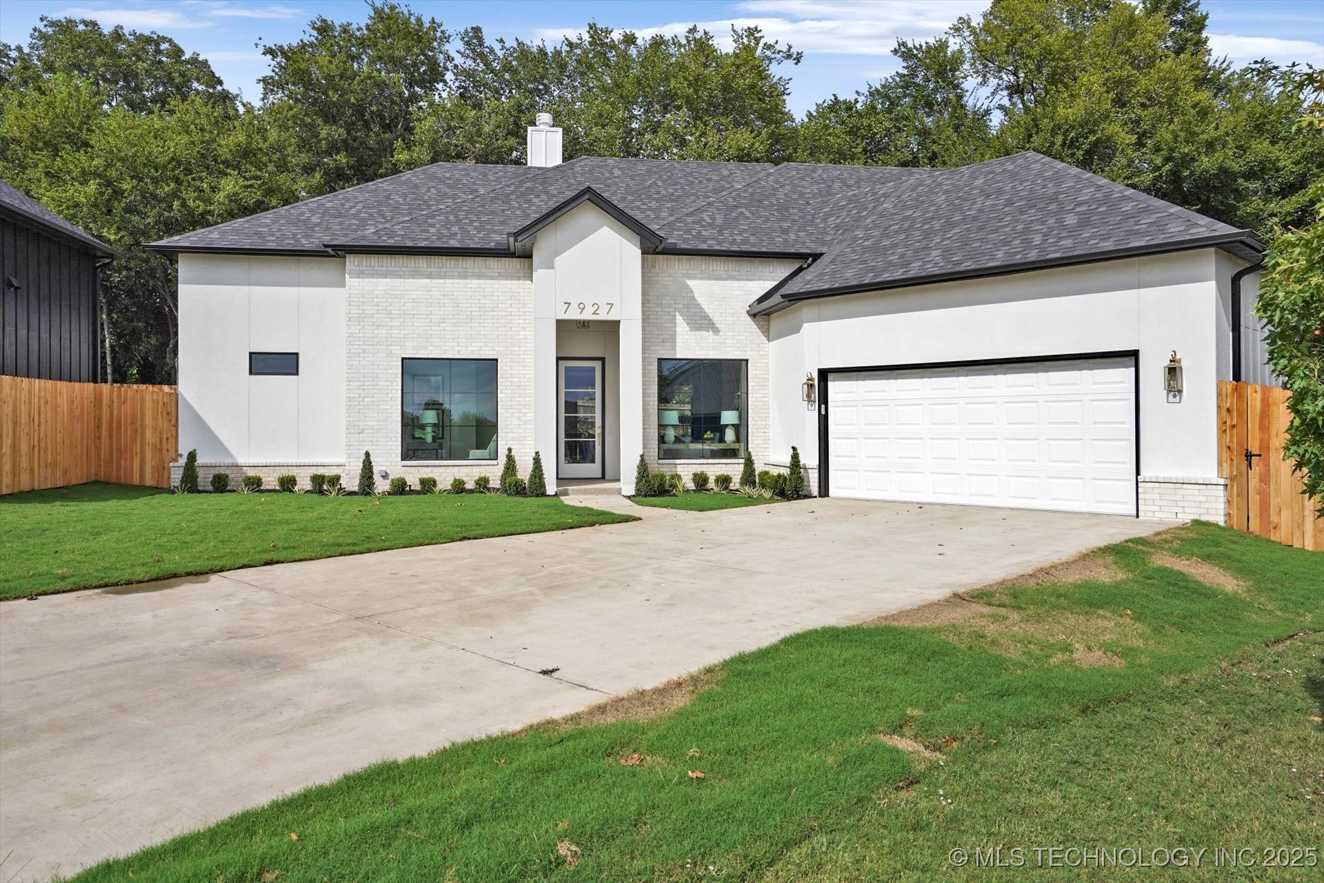 7927 E 26th Place Property Photo 1