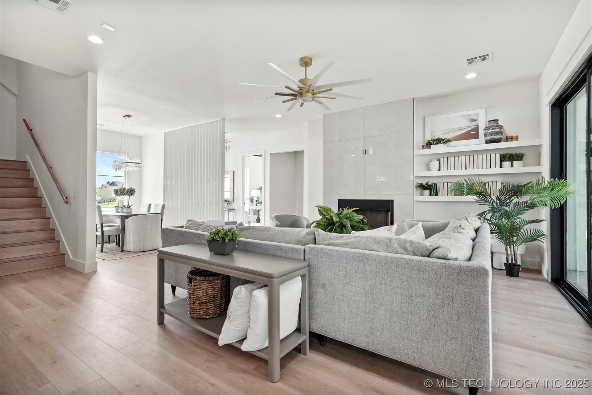 7927 E 26th Place Property Photo 5