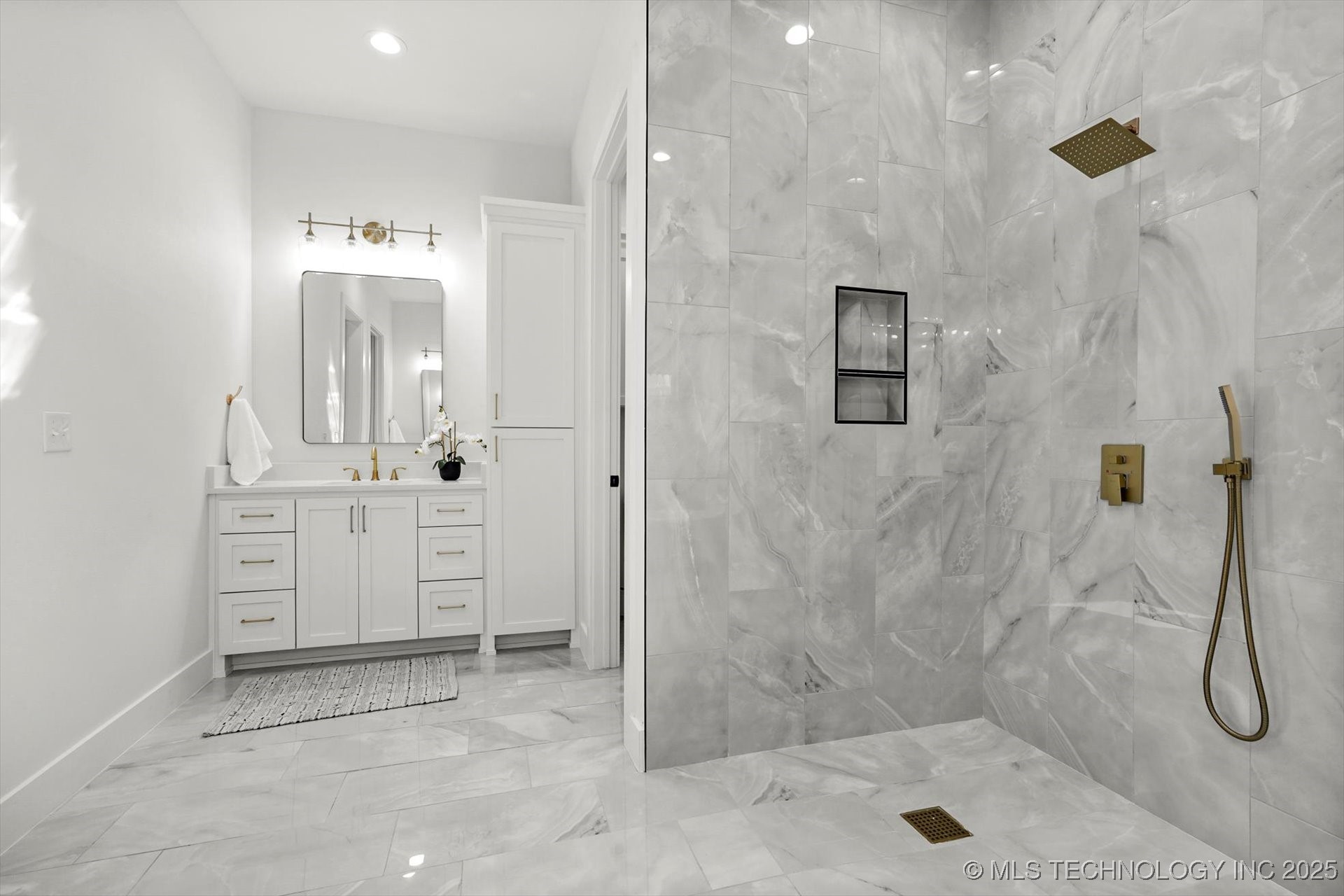 7927 E 26th Place Property Photo 16