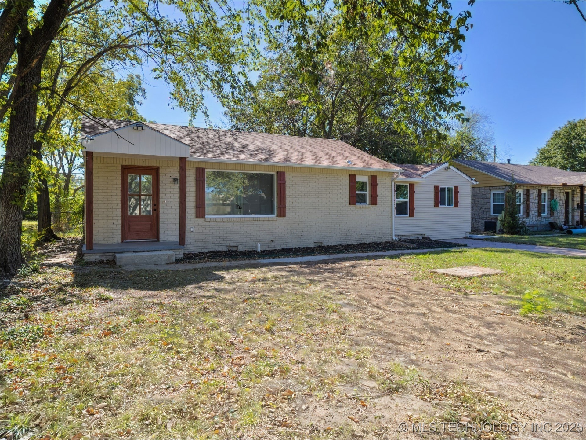 6514 E Pine Place Property Photo 1