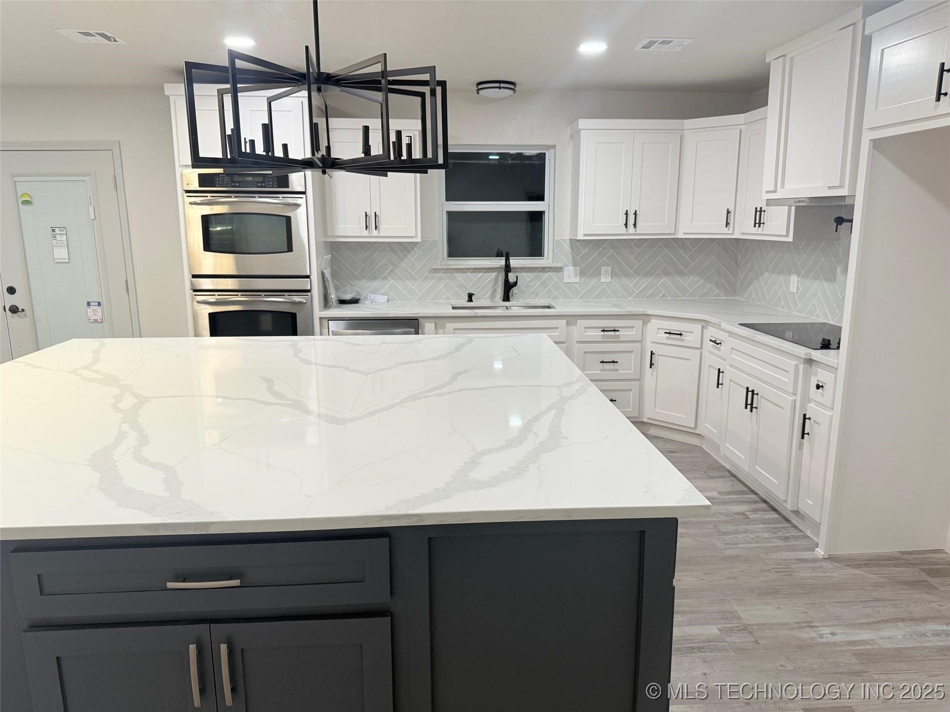 1314 Jordan Lane Property Photo 13