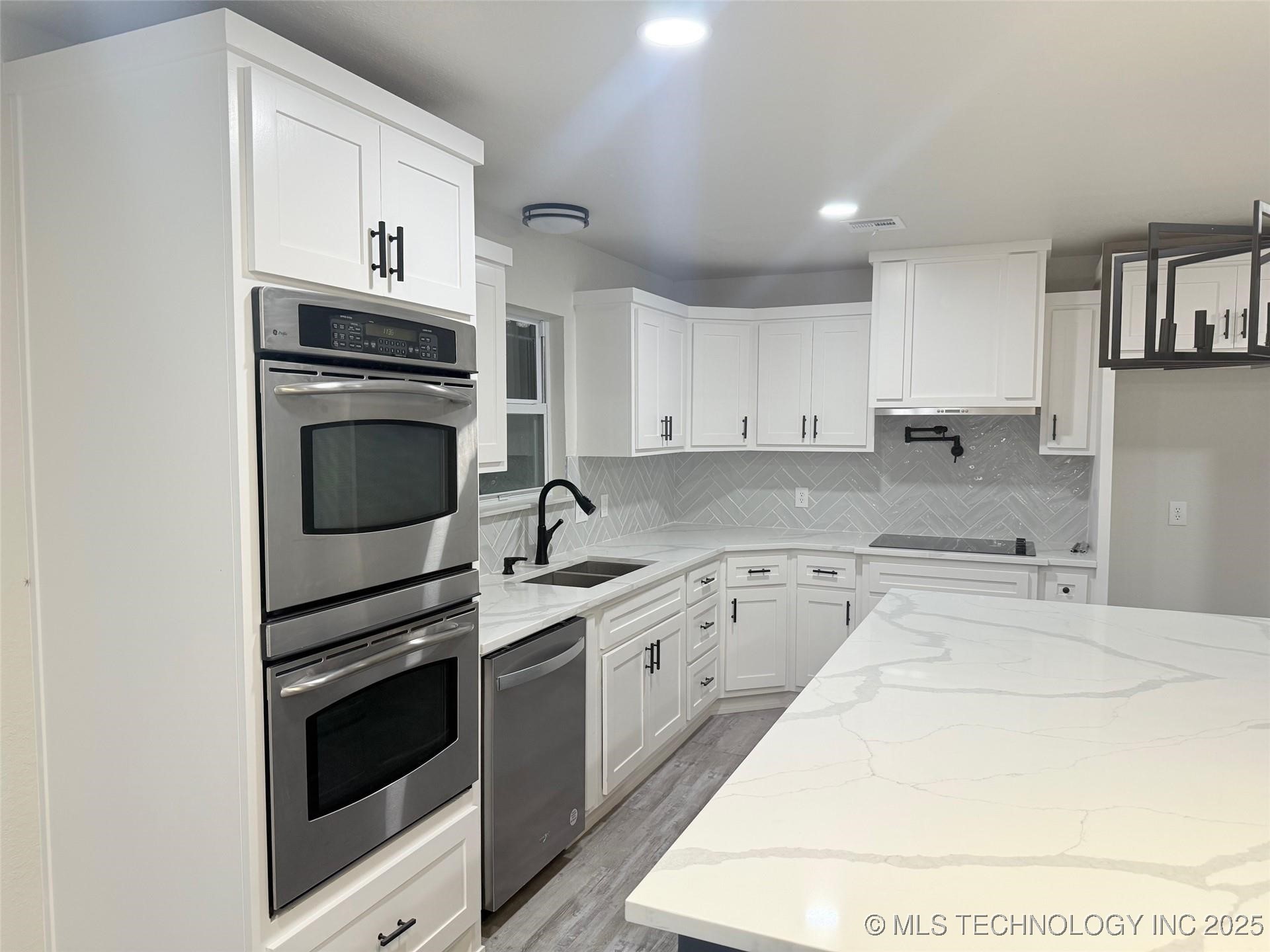 1314 Jordan Lane Property Photo 16