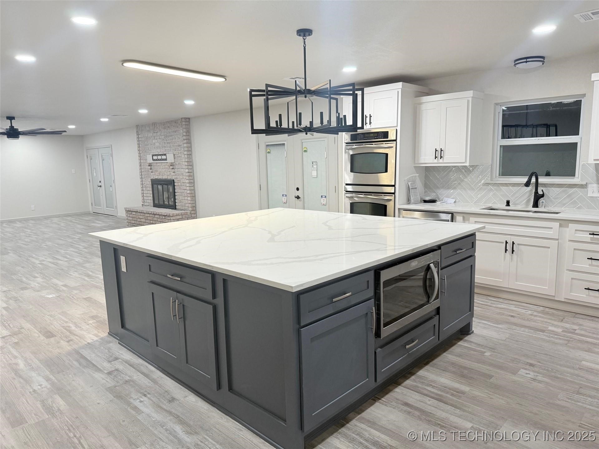 1314 Jordan Lane Property Photo 17