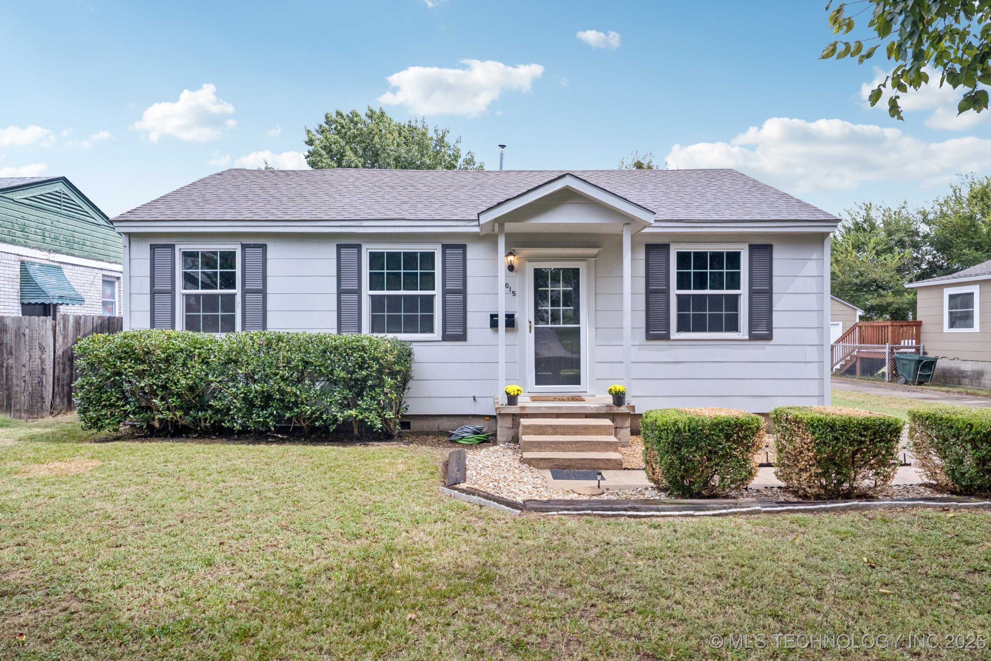 1015 N Main Street Property Photo 1