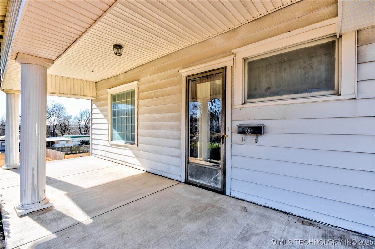 110 S Hickory Street Property Photo 3