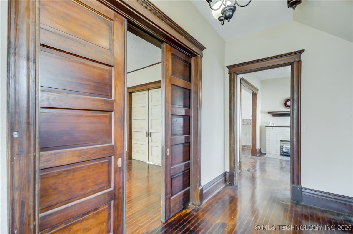 110 S Hickory Street Property Photo 6