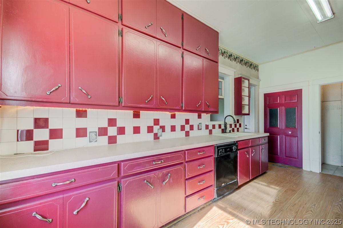 110 S Hickory Street Property Photo 16