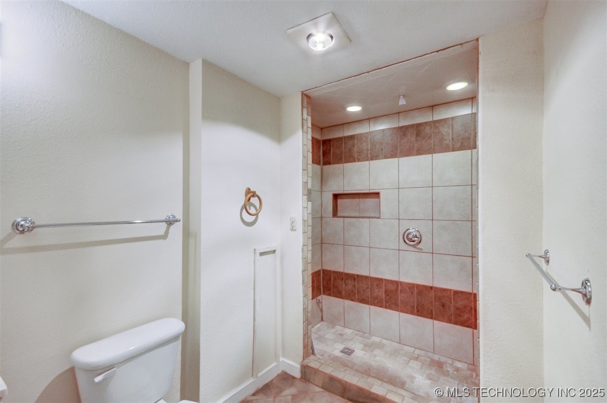 110 S Hickory Street Property Photo 36