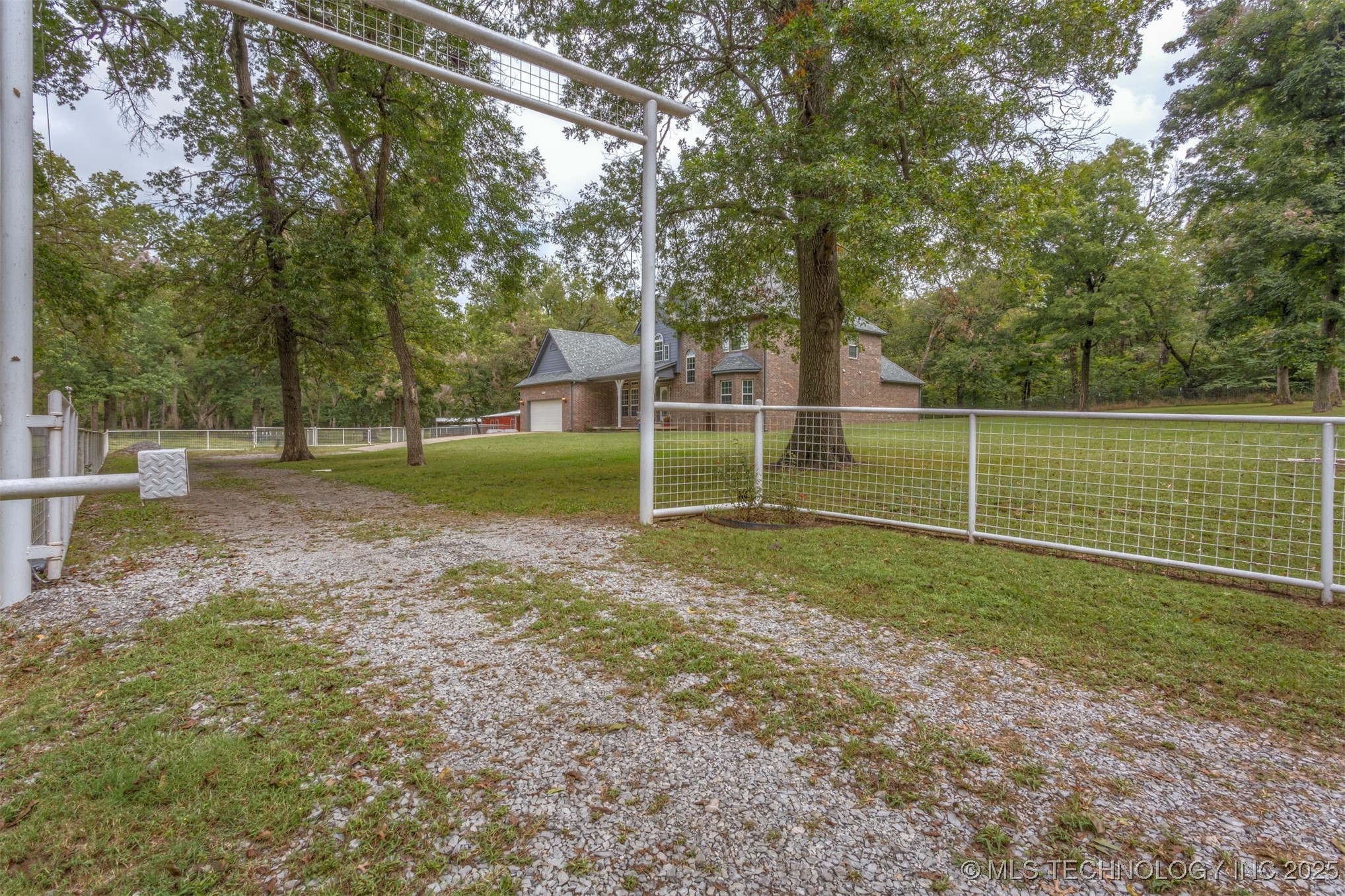 14155 E 540 Road Property Photo 2