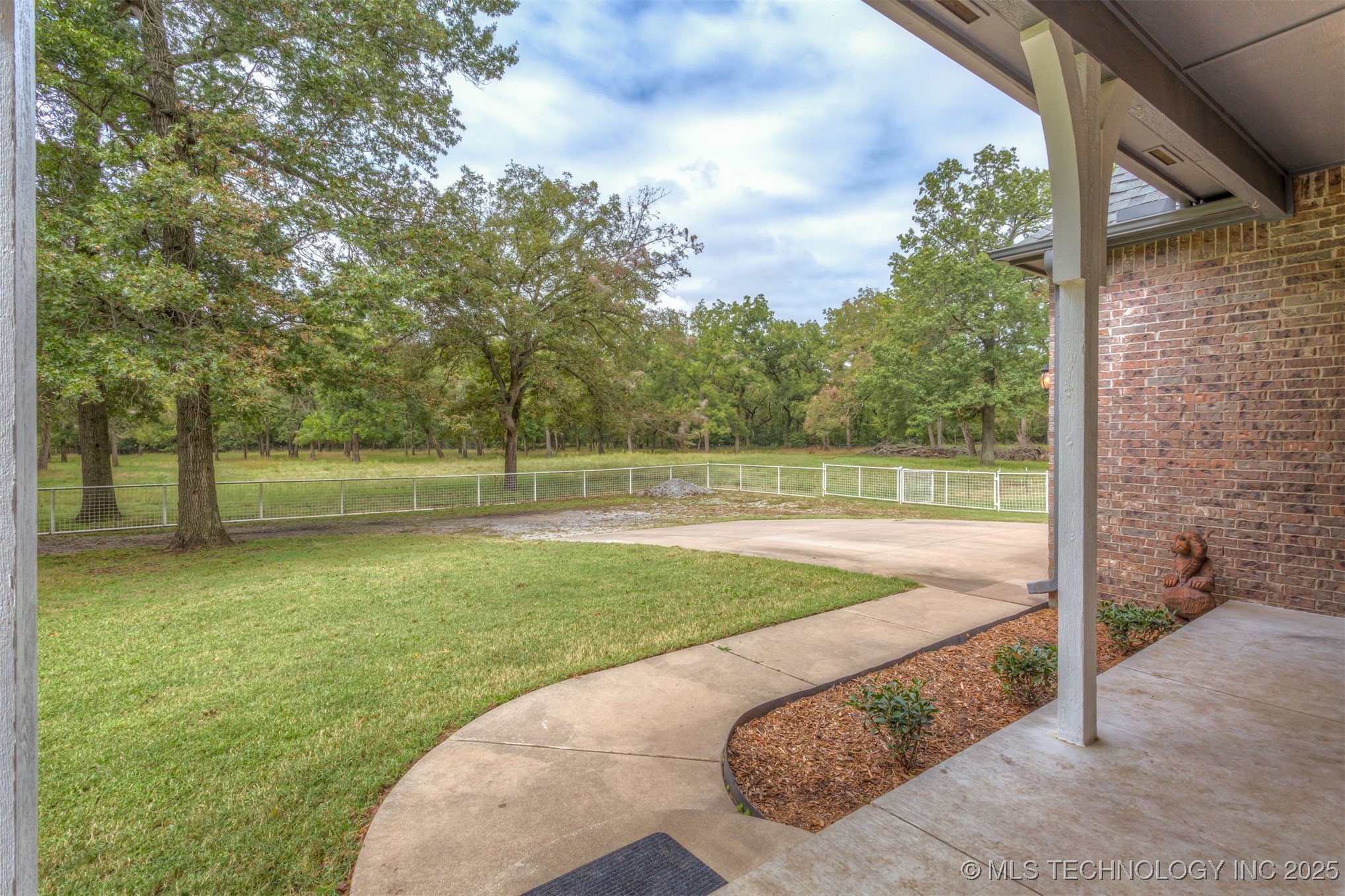 14155 E 540 Road Property Photo 6