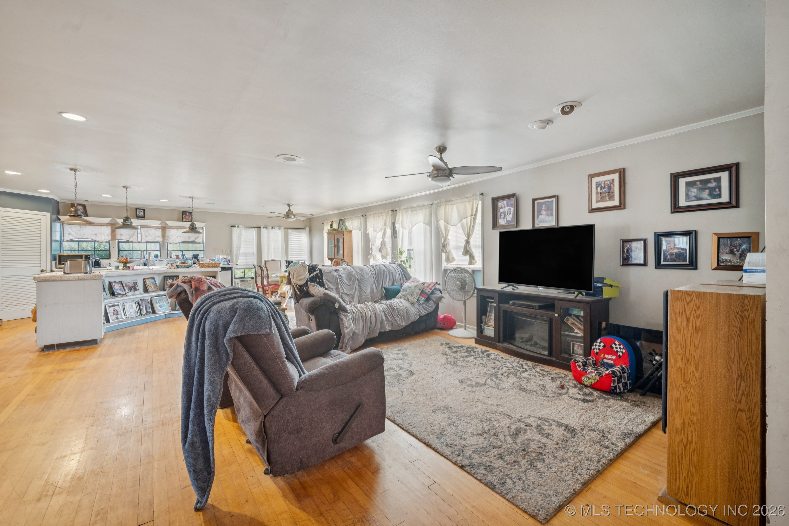 35575 W 87th Place S Property Photo 7