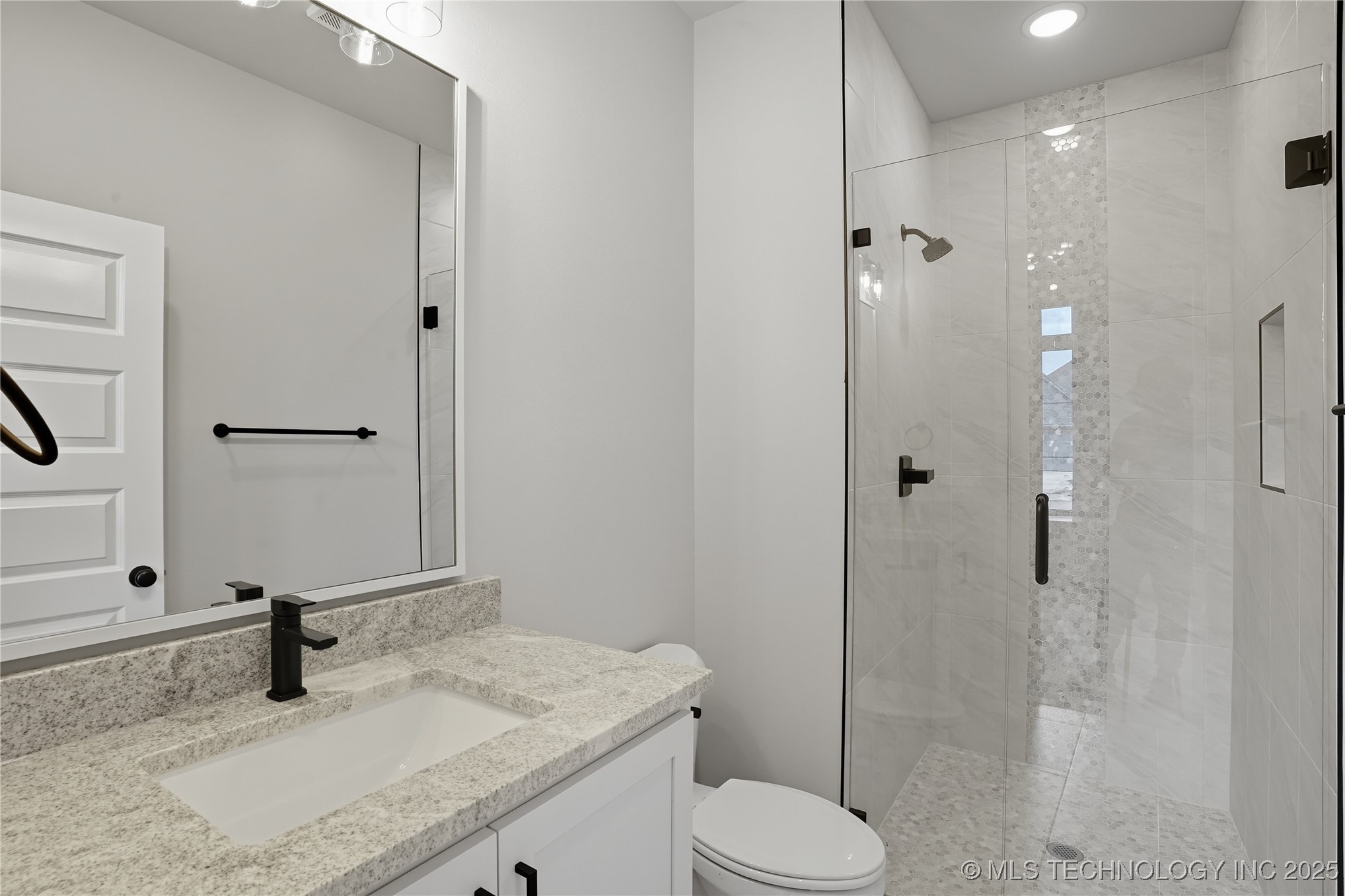 13648 S 21st Place E Property Photo 22