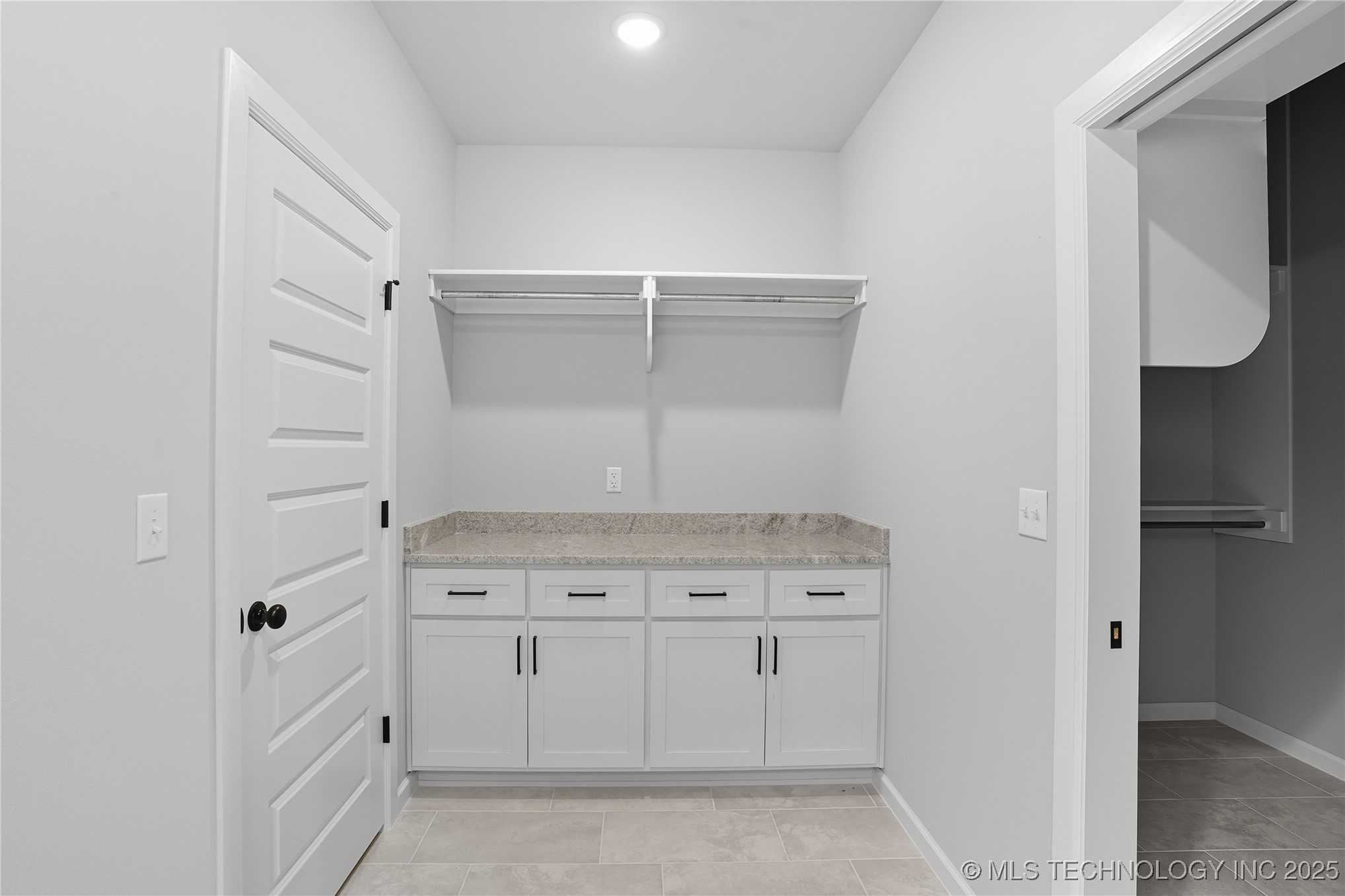 13648 S 21st Place E Property Photo 26