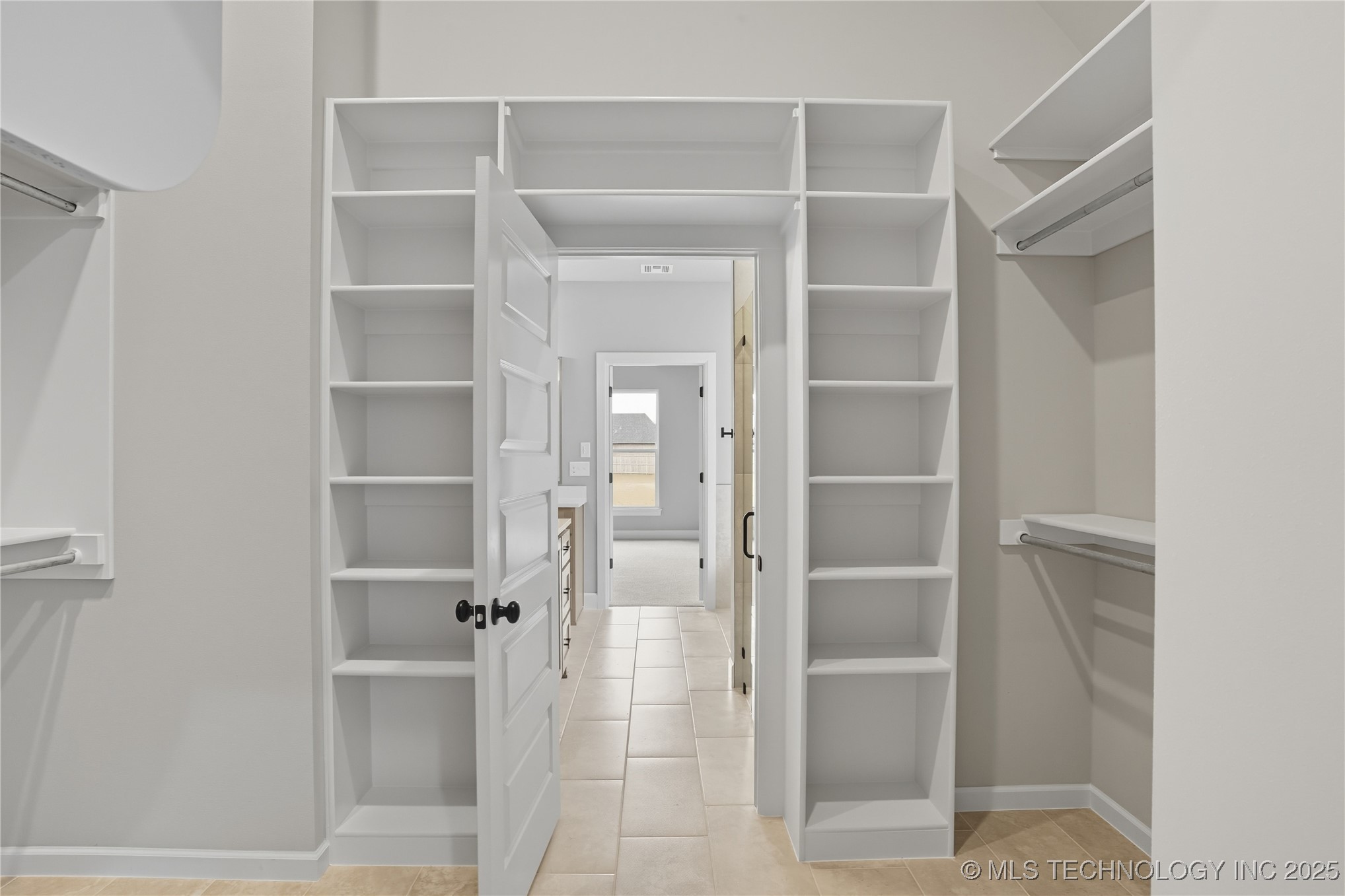 13648 S 21st Place E Property Photo 27