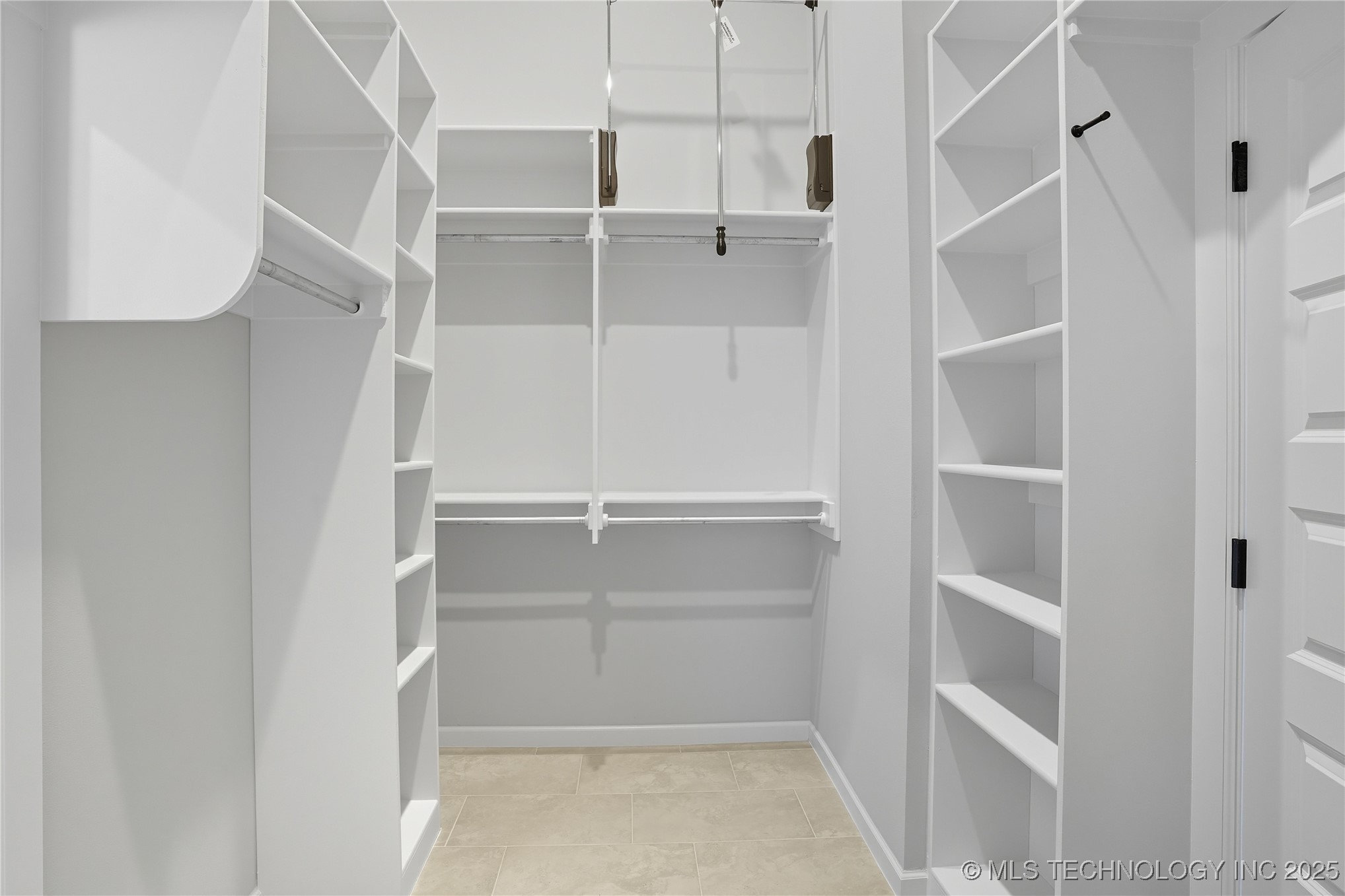 13648 S 21st Place E Property Photo 28