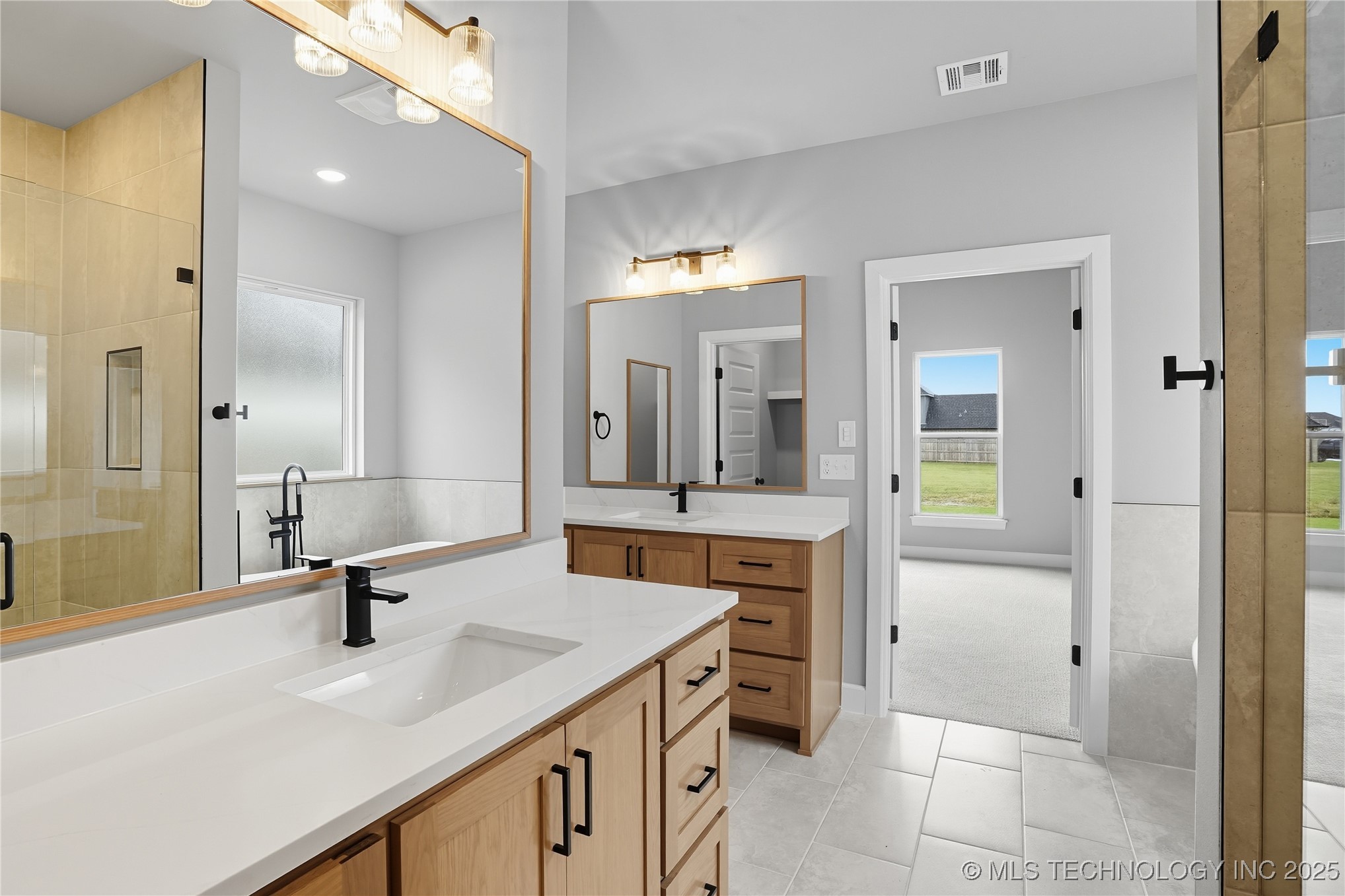 13648 S 21st Place E Property Photo 29