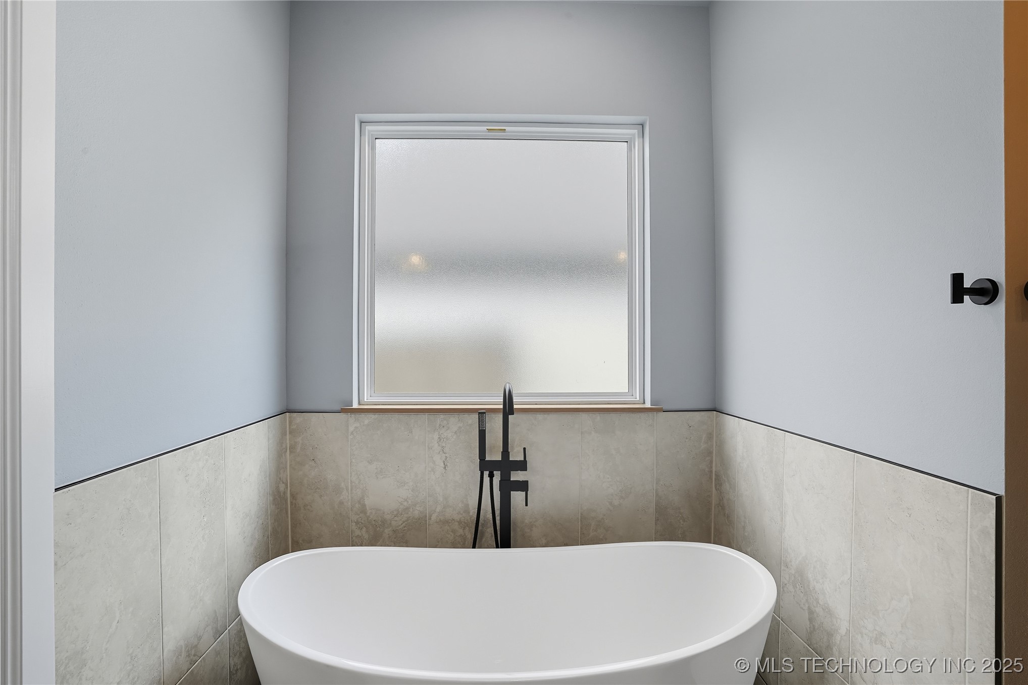 13648 S 21st Place E Property Photo 30