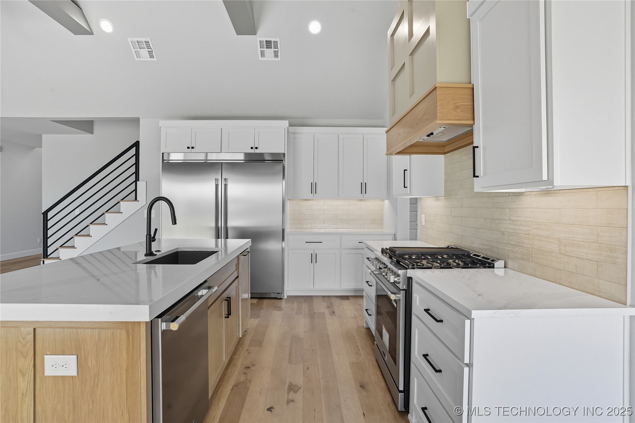 13648 S 21st Place E Property Photo 44