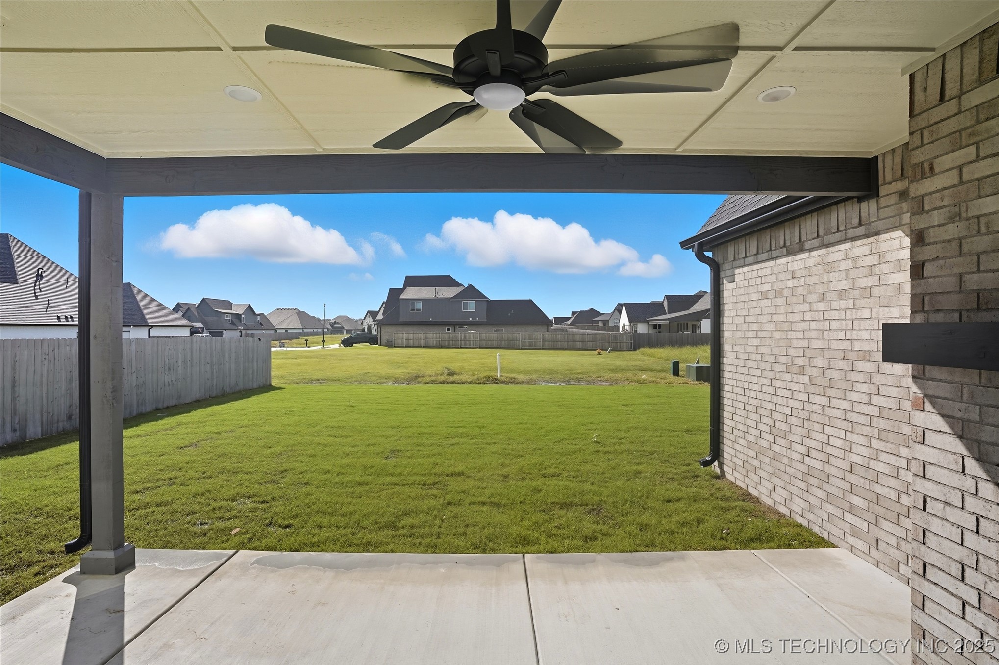 13648 S 21st Place E Property Photo 68