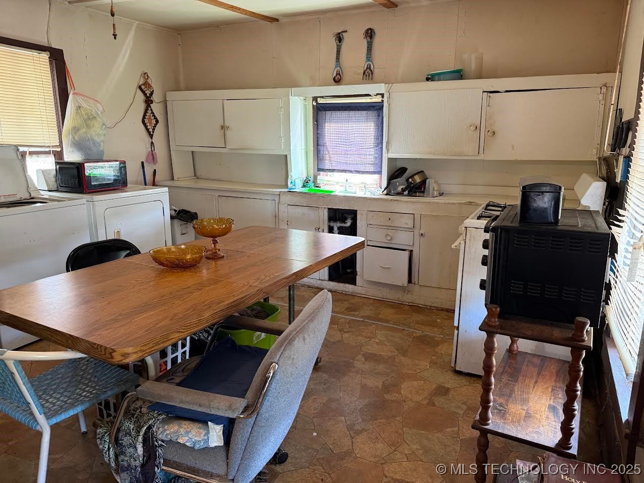 106 Midland Avenue Property Photo 3