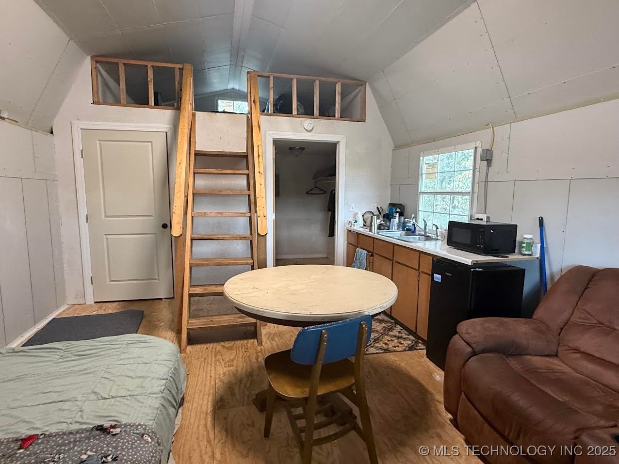 106 Midland Avenue Property Photo 18