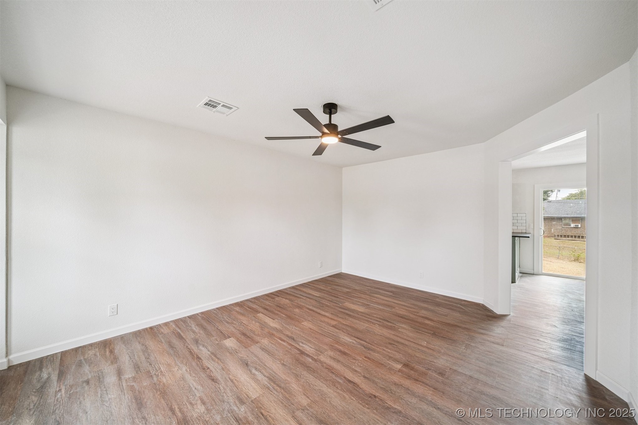 5023 S 27th West Avenue Property Photo 4