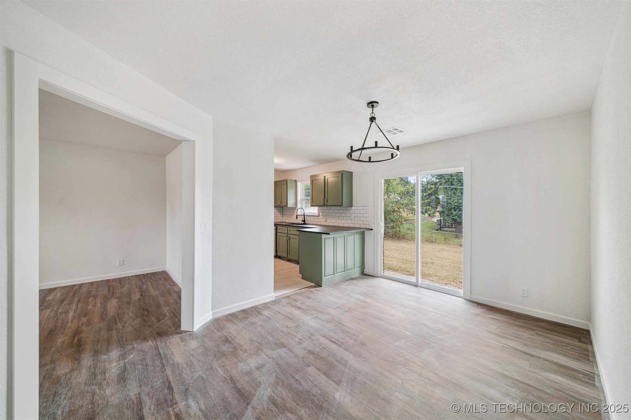 5023 S 27th West Avenue Property Photo 5