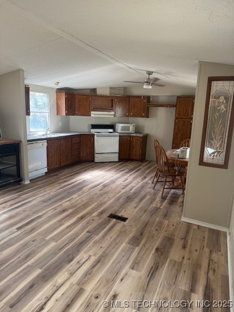 4243 Aqua Road Property Photo 6