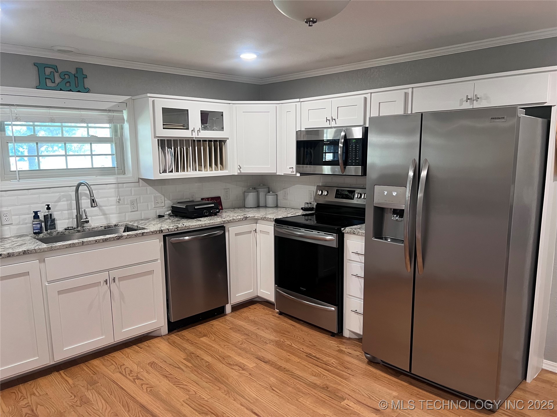 203 Ne H Street Property Photo 6