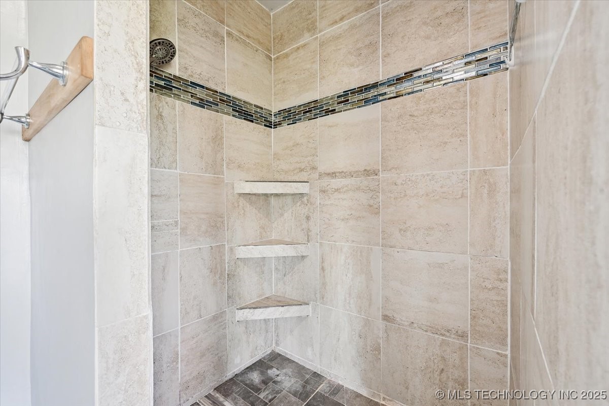 16928 S Peoria Avenue Property Photo 25