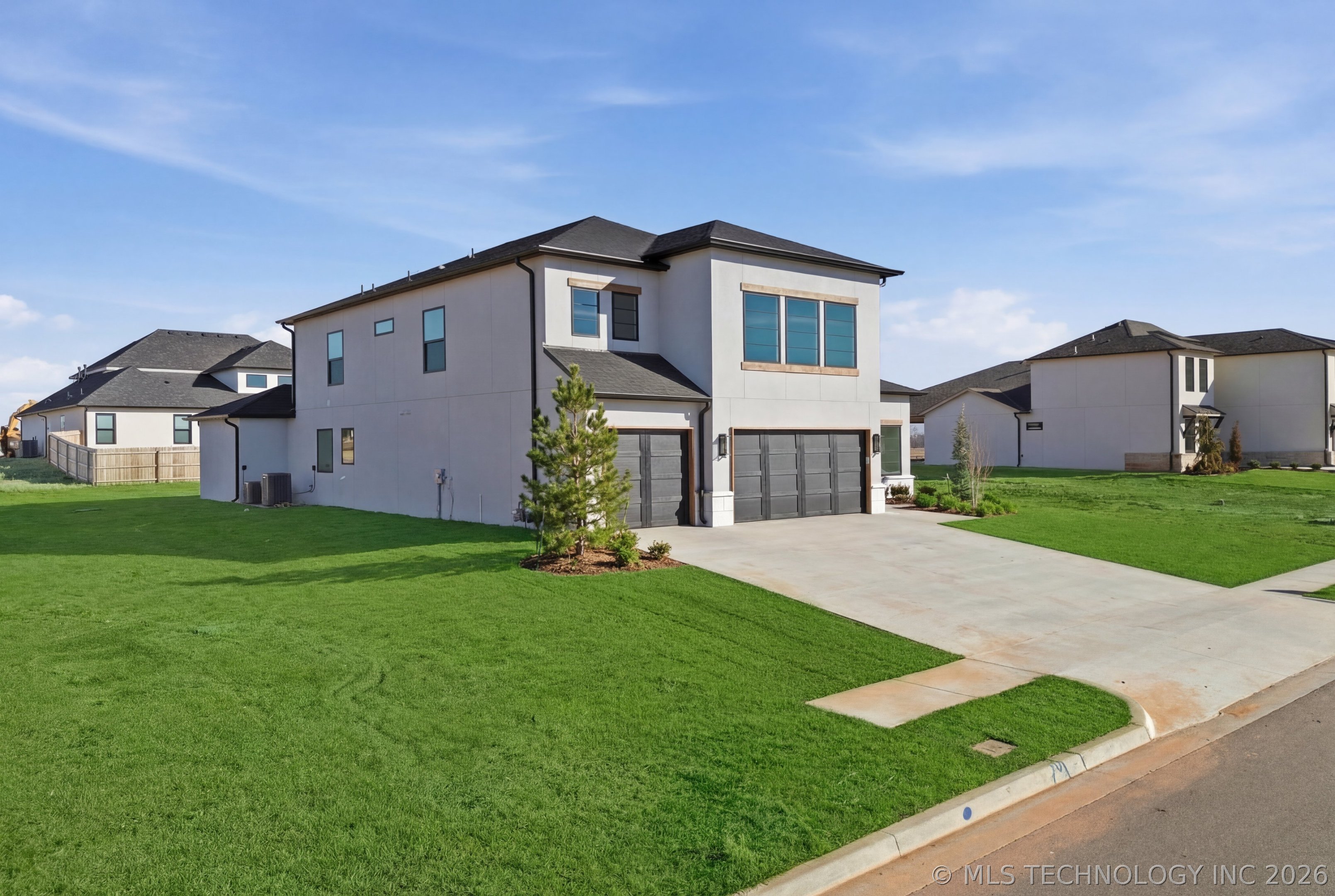 2347 E 135th Drive S Property Photo 3