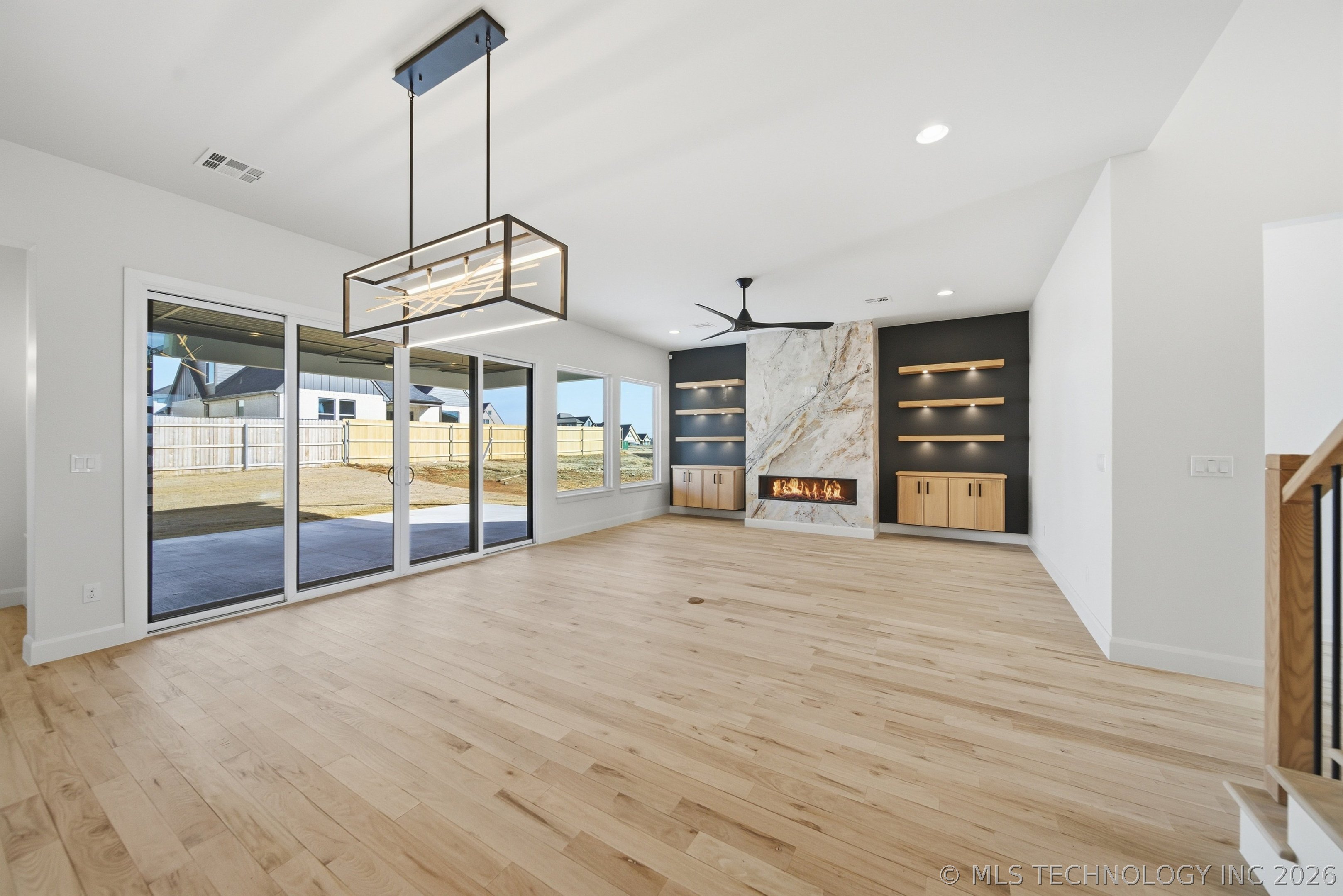 2347 E 135th Drive S Property Photo 6