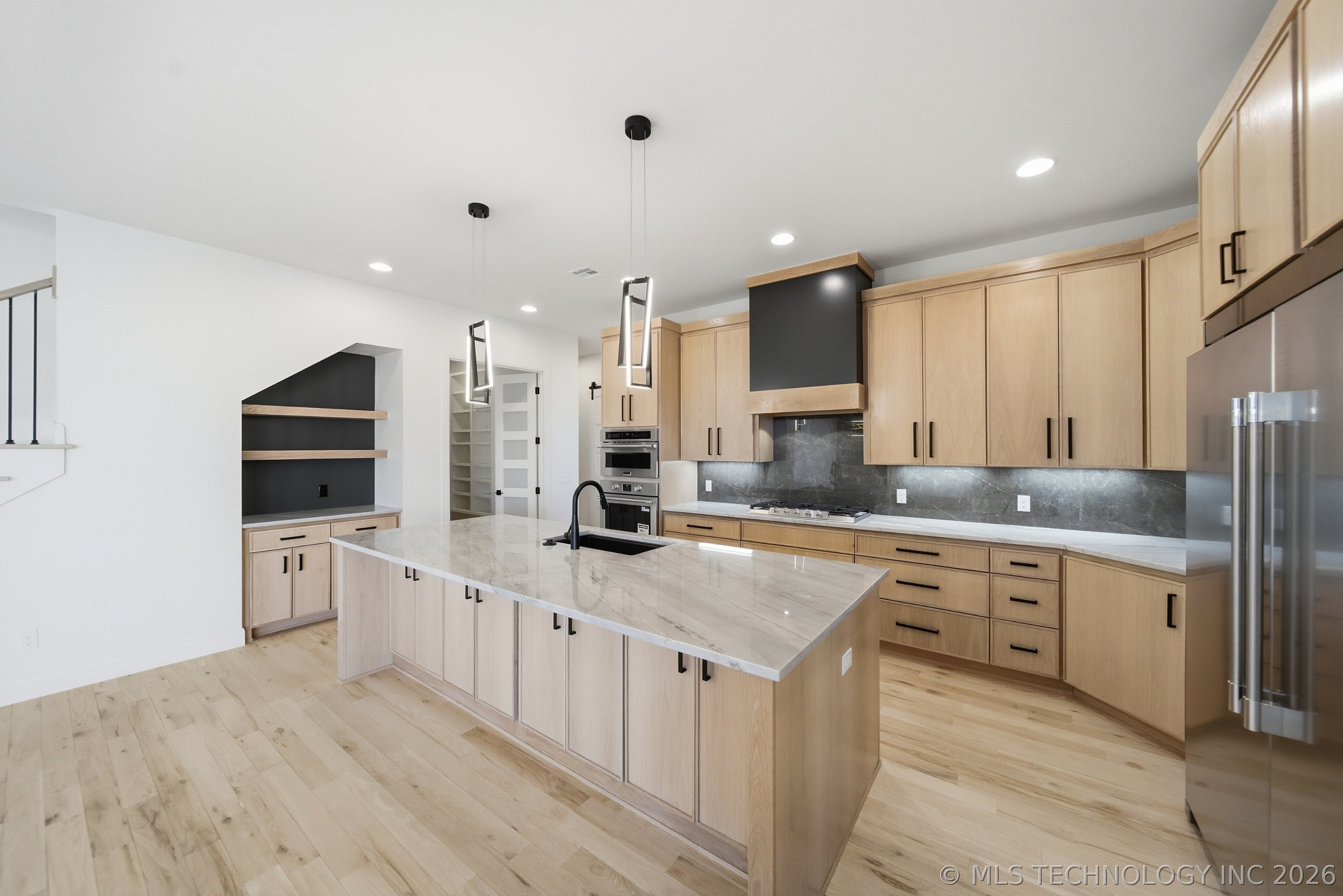 2347 E 135th Drive S Property Photo 9