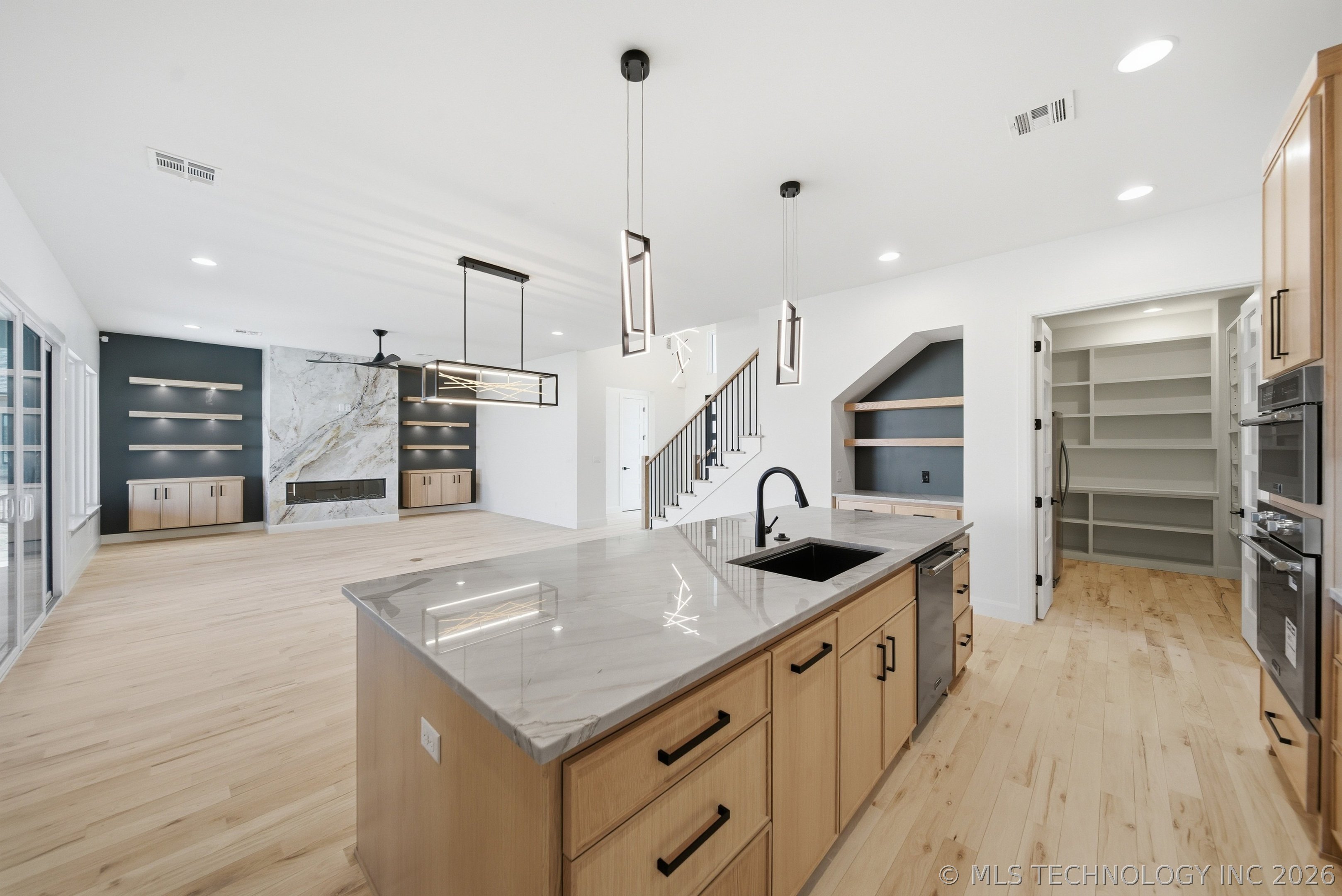 2347 E 135th Drive S Property Photo 10