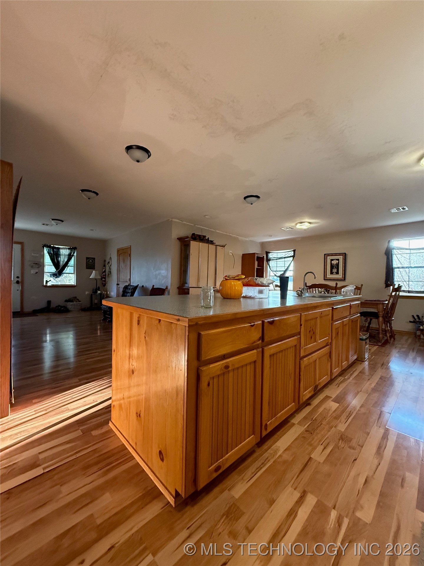 1334 Highway 7 E Property Photo 5