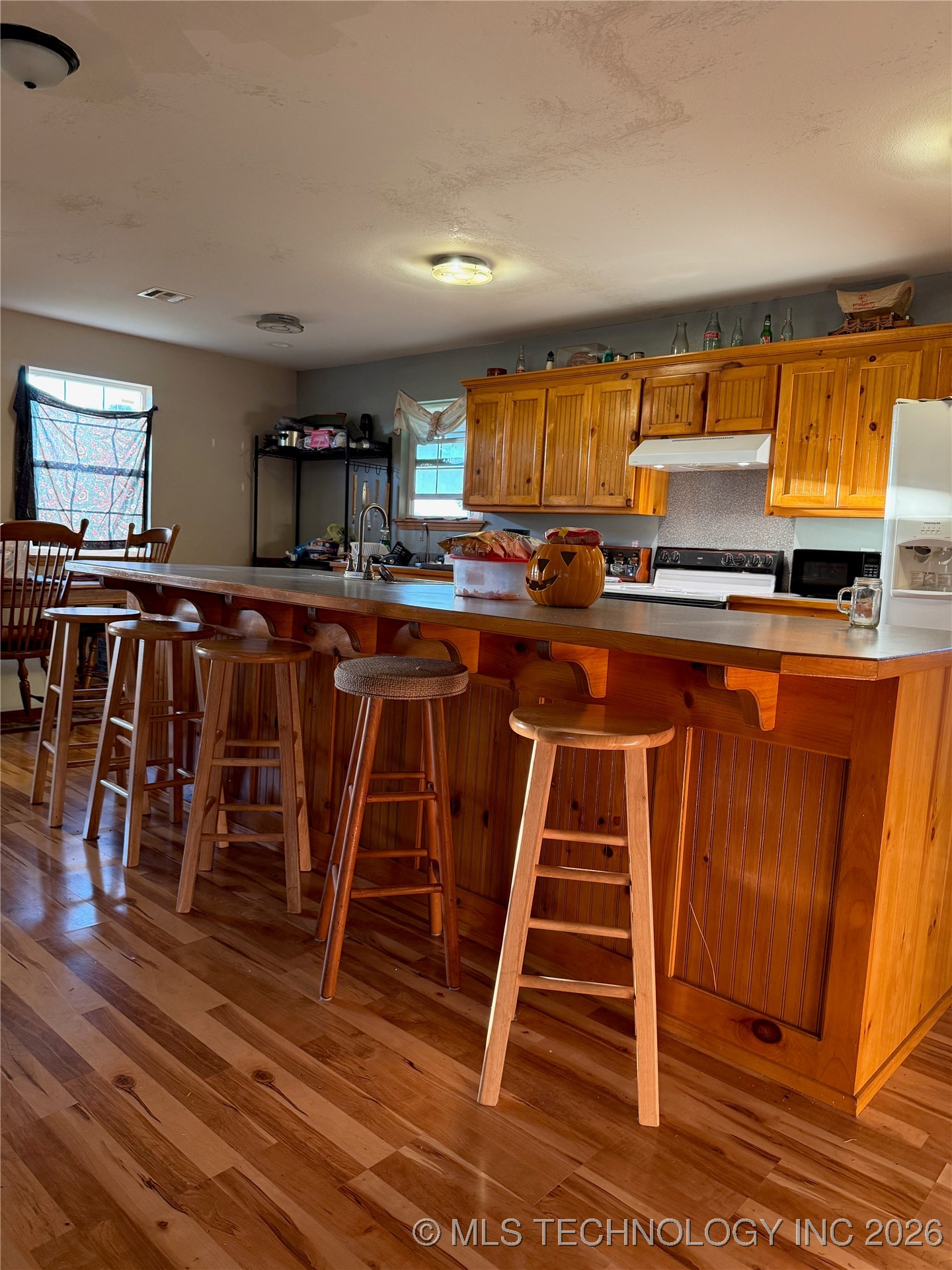 1334 Highway 7 E Property Photo 7