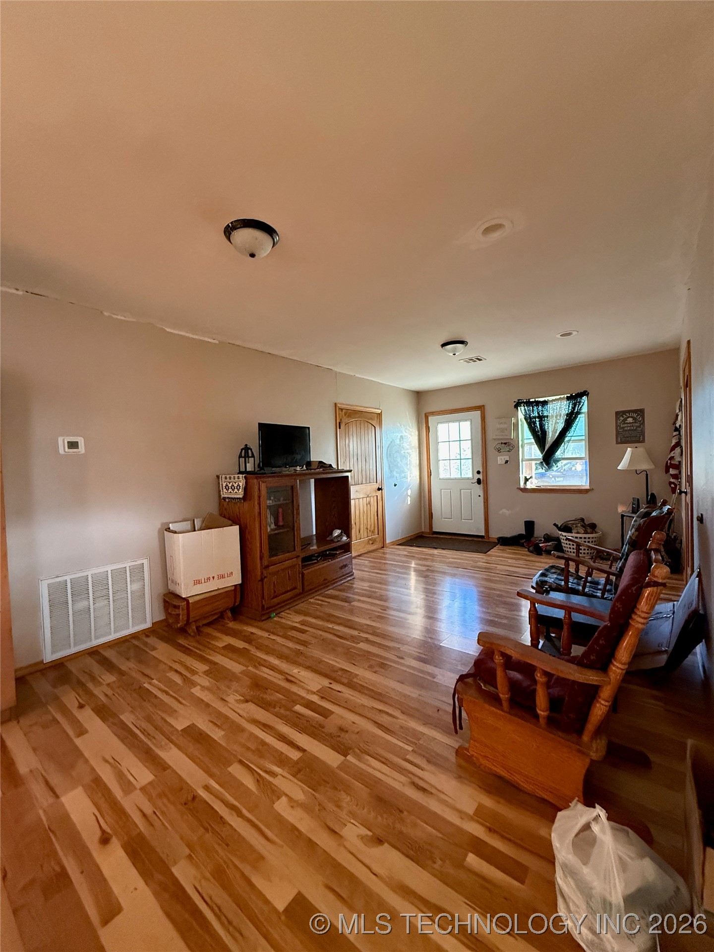 1334 Highway 7 E Property Photo 11