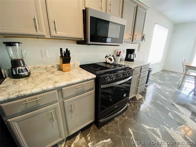 3527 E Berkeley Street Property Photo 7