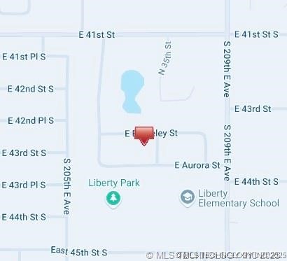 3527 E Berkeley Street Property Photo 31